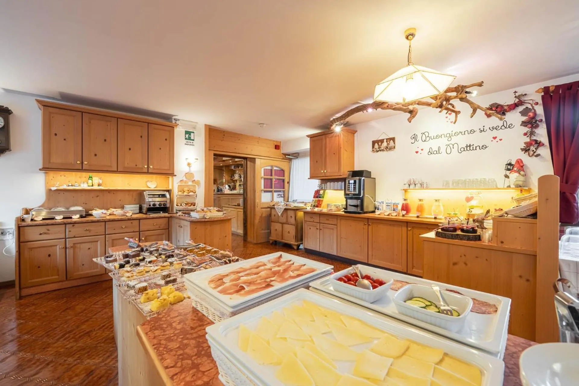 Food and drinks in Villa Adria B&B