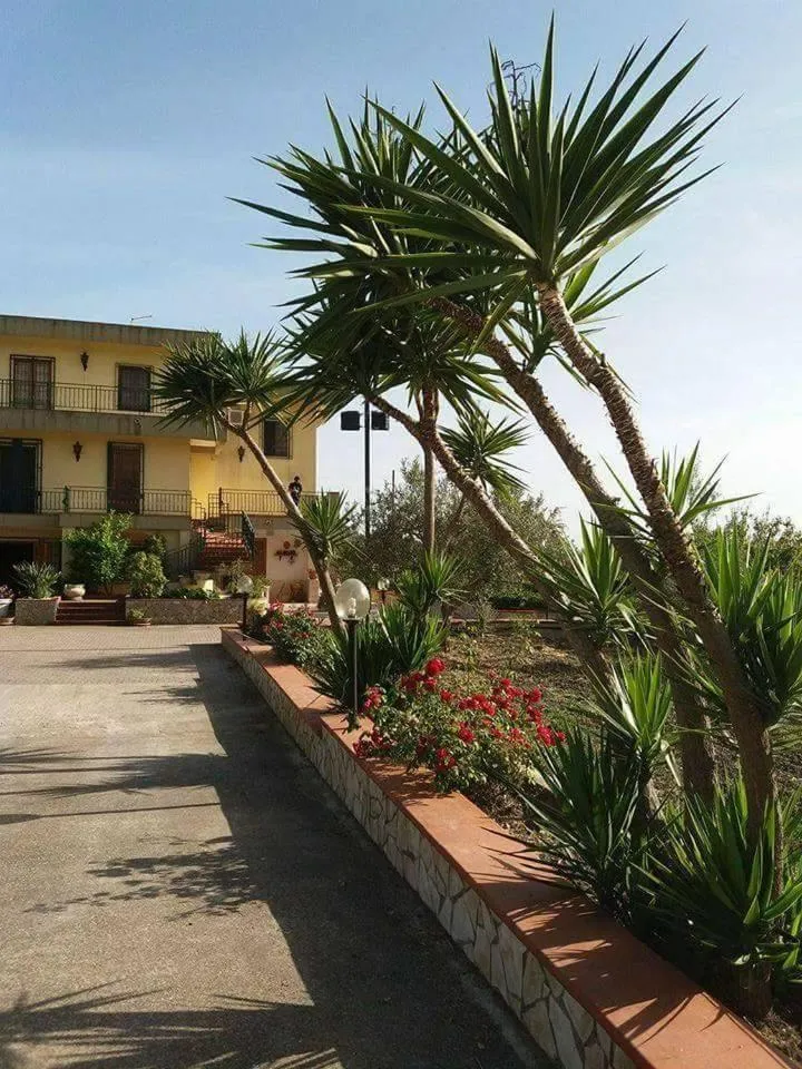 Facade/entrance in Villa Milici