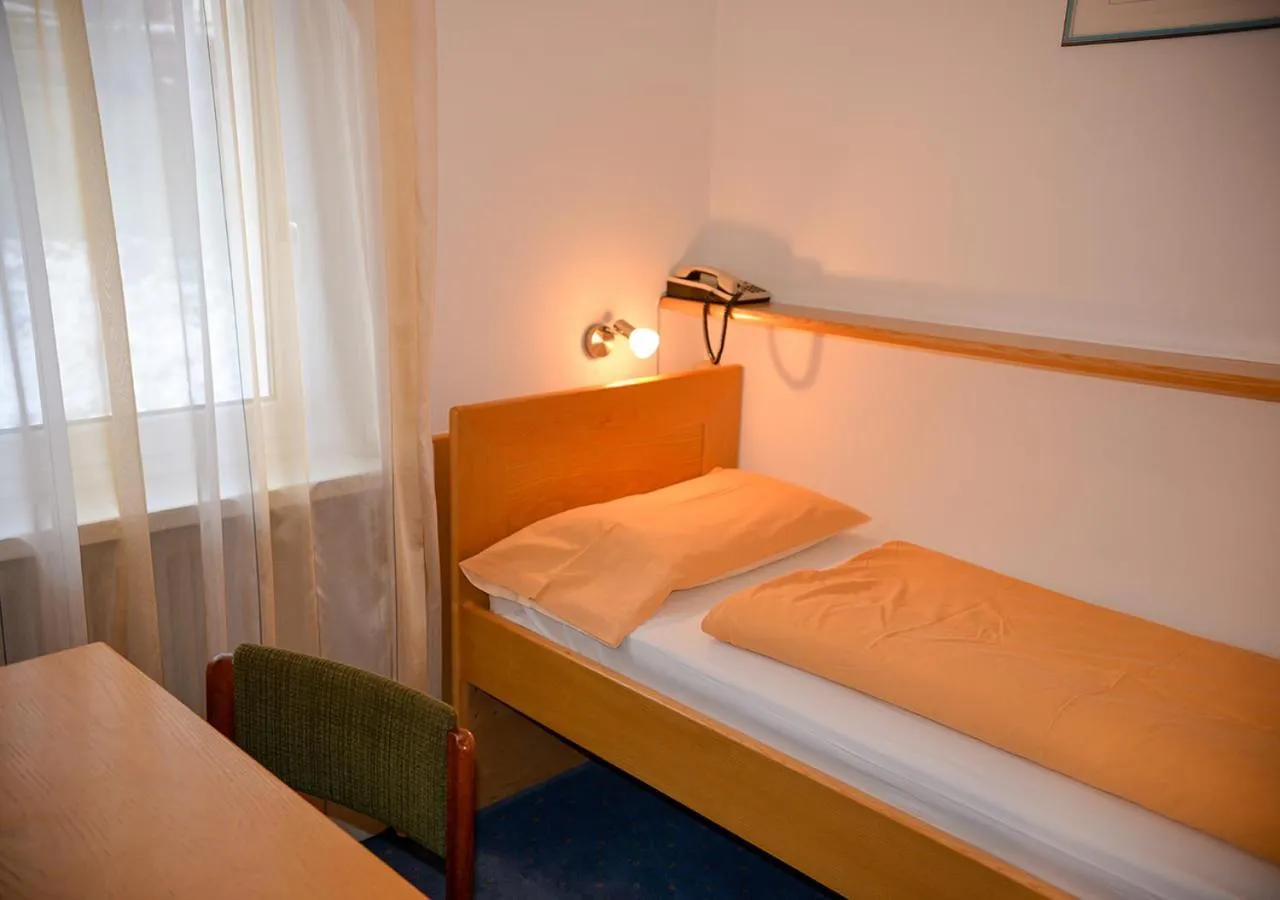 Bed in Hotel Regina Delle Dolomiti