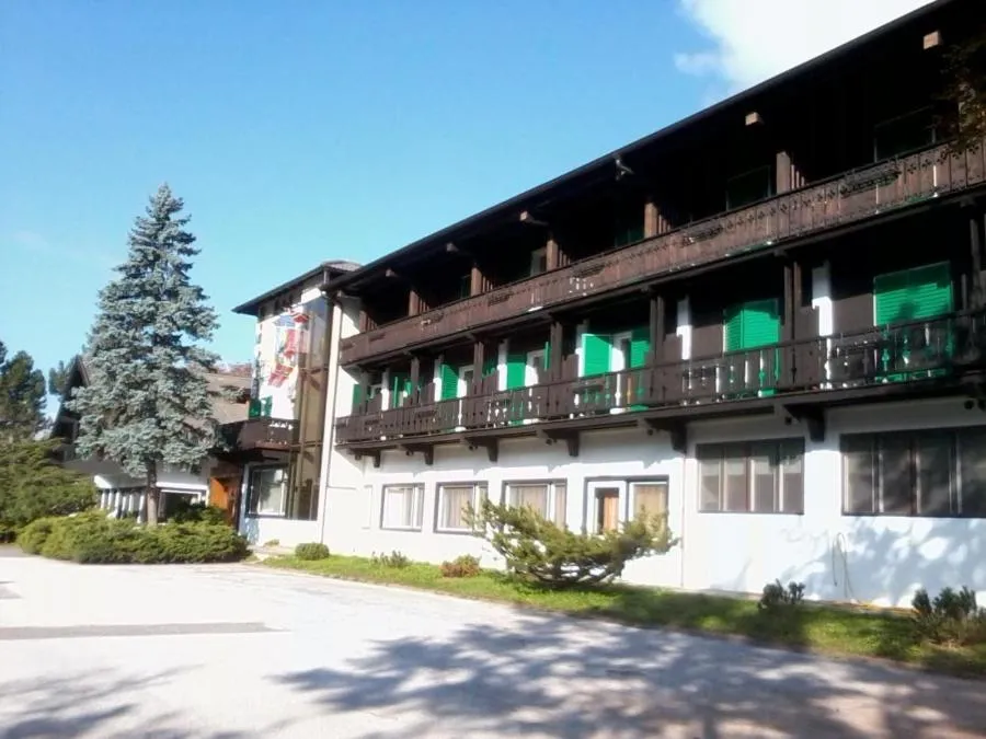 Facade/entrance in Hotel Regina Delle Dolomiti