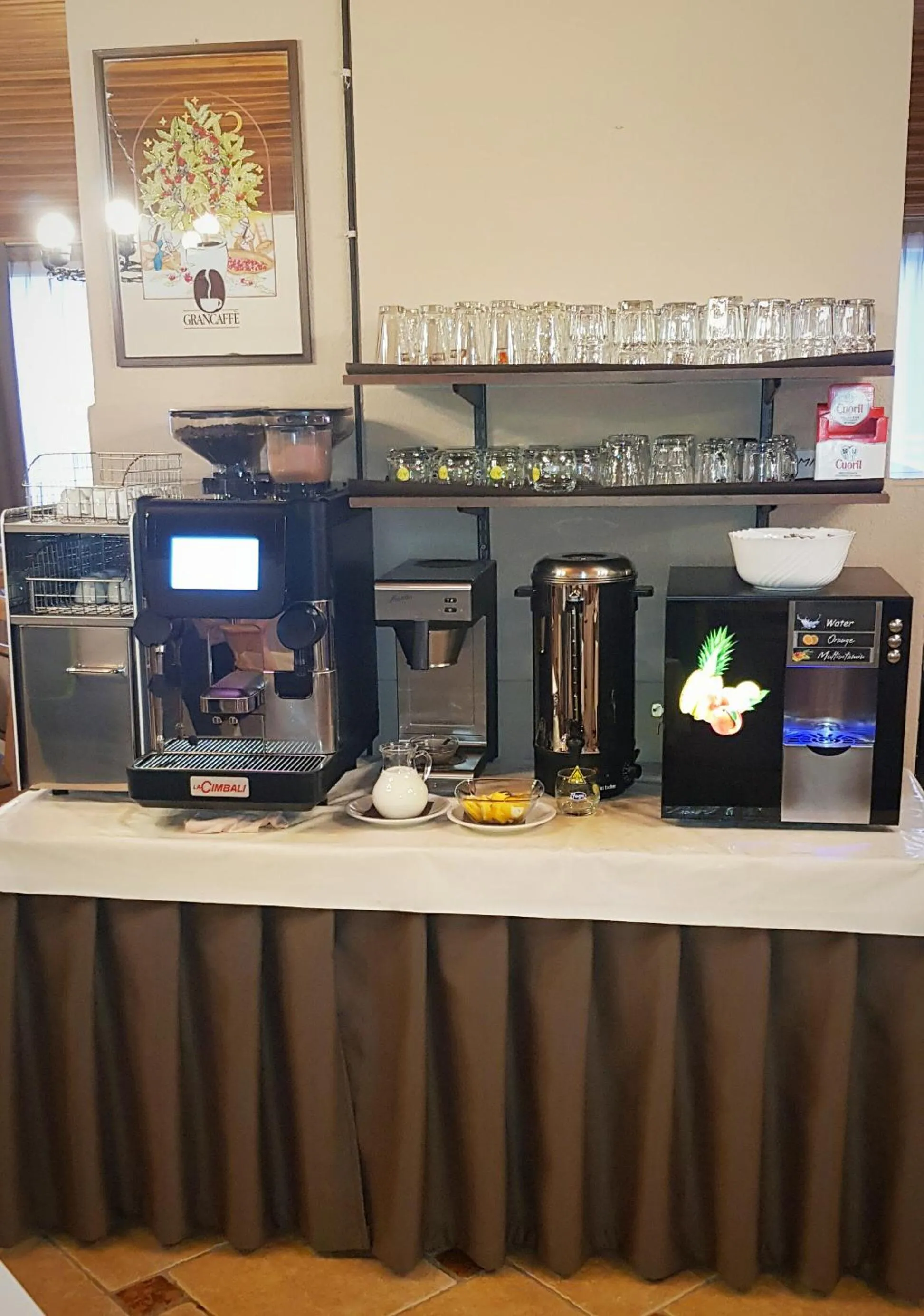 Coffee/tea facilities in Hotel Regina Delle Dolomiti