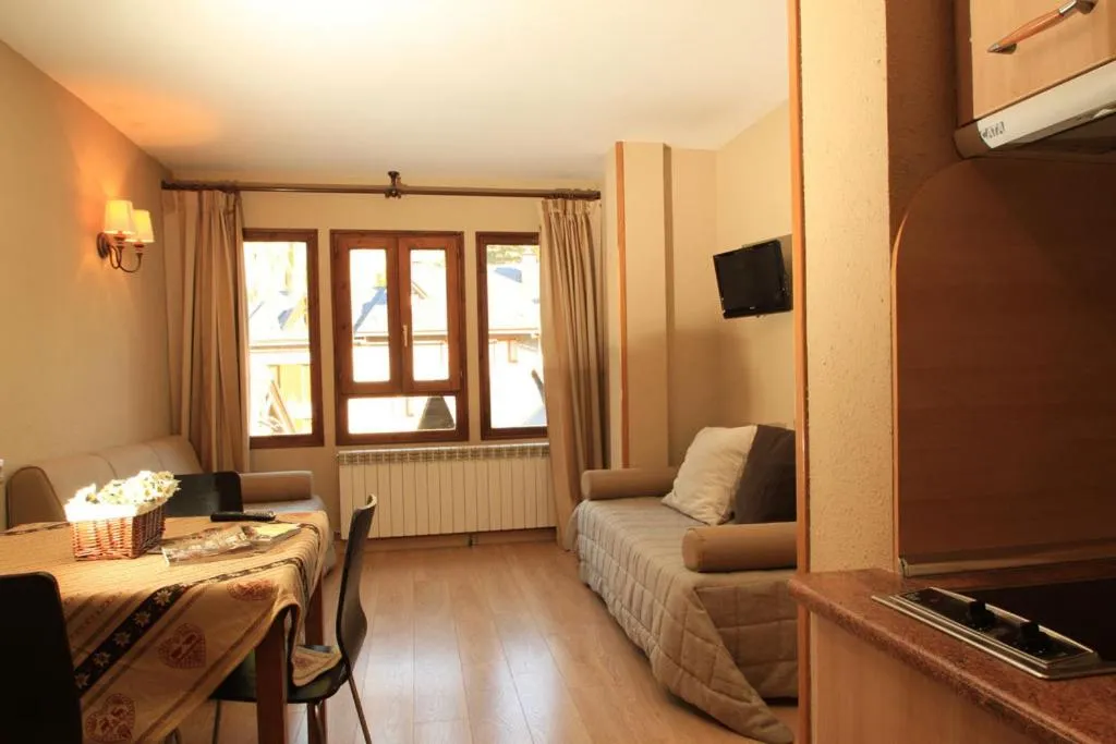 Communal lounge/ TV room in Hotel-Aparthotel El Reyno