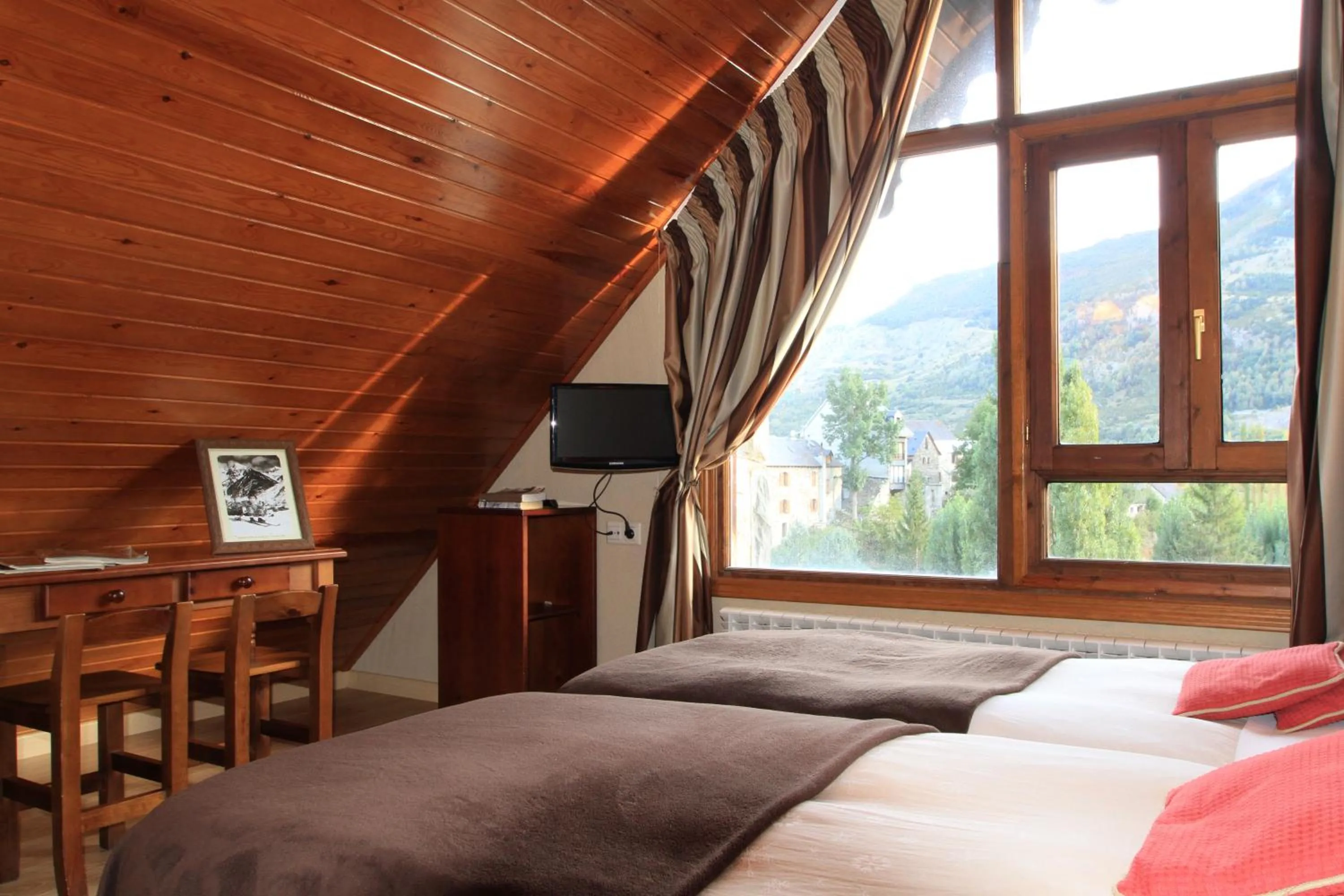 Photo of the whole room, Bed in Hotel-Aparthotel El Reyno