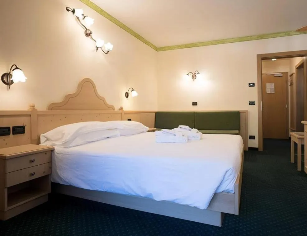 Bedroom, Bed in Hotel Crepei