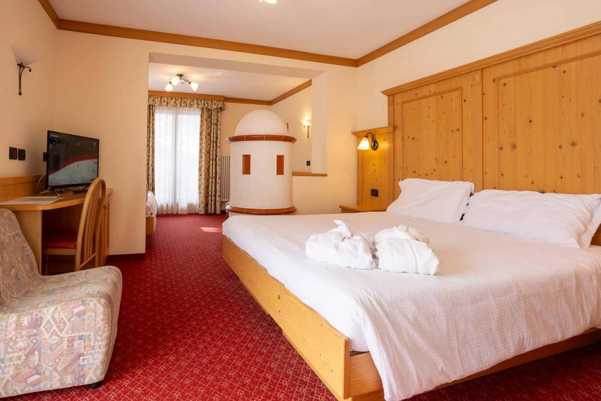 Photo of the whole room, Bed in Hotel Crepei