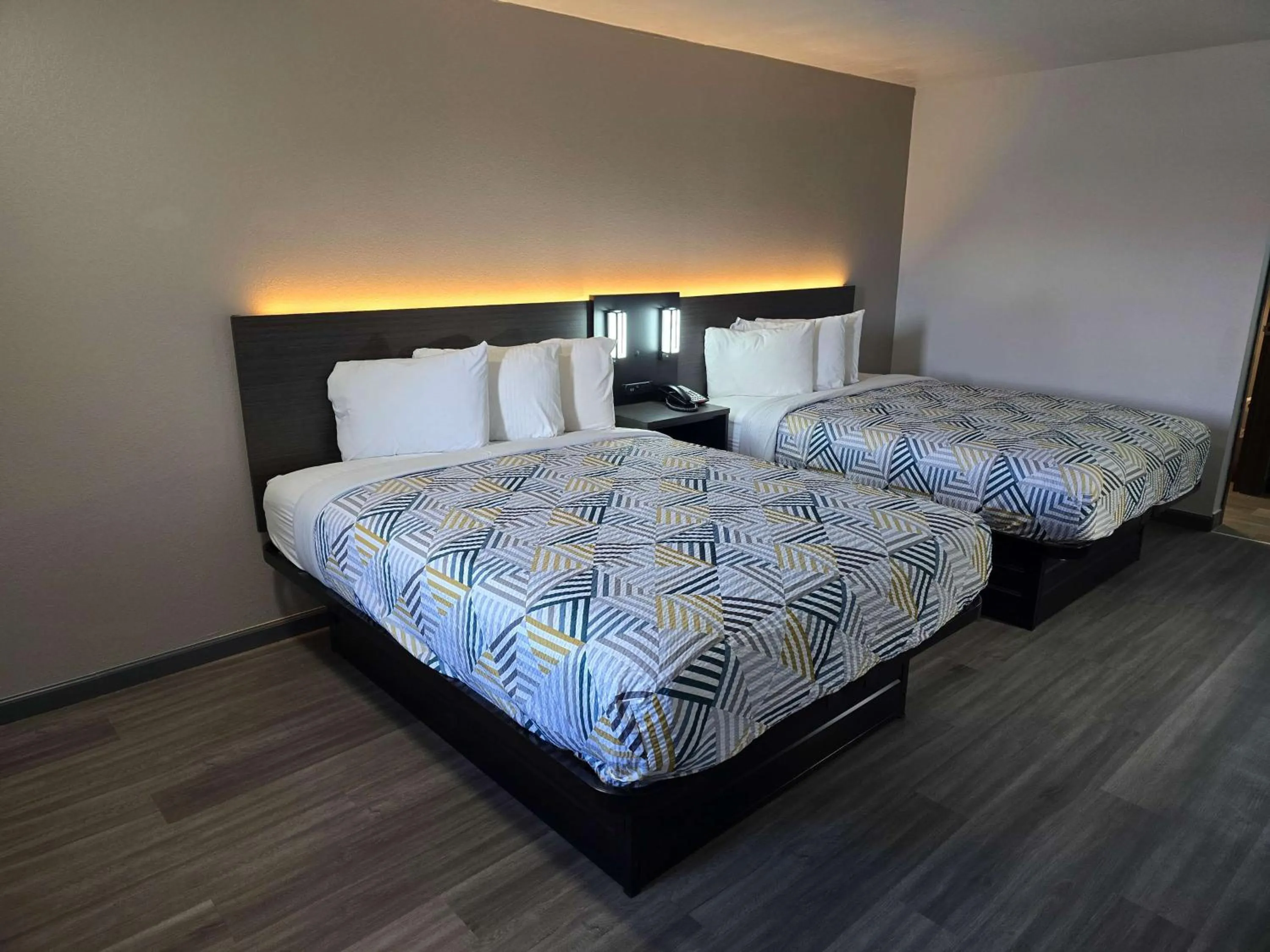 Bedroom, Bed in Motel 6 Oklahoma City OK Frontier City