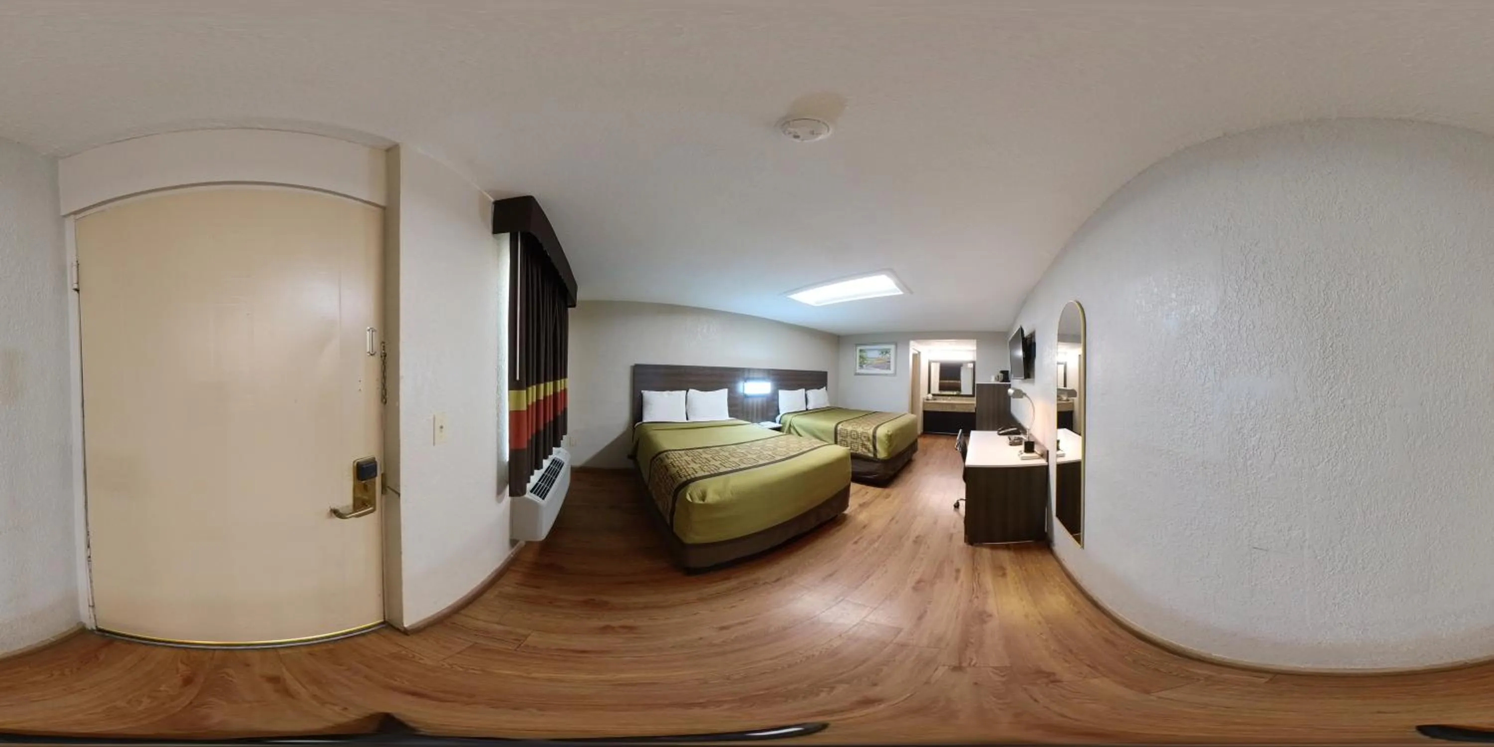 Photo of the whole room, Bed in Guest Inn Rogers