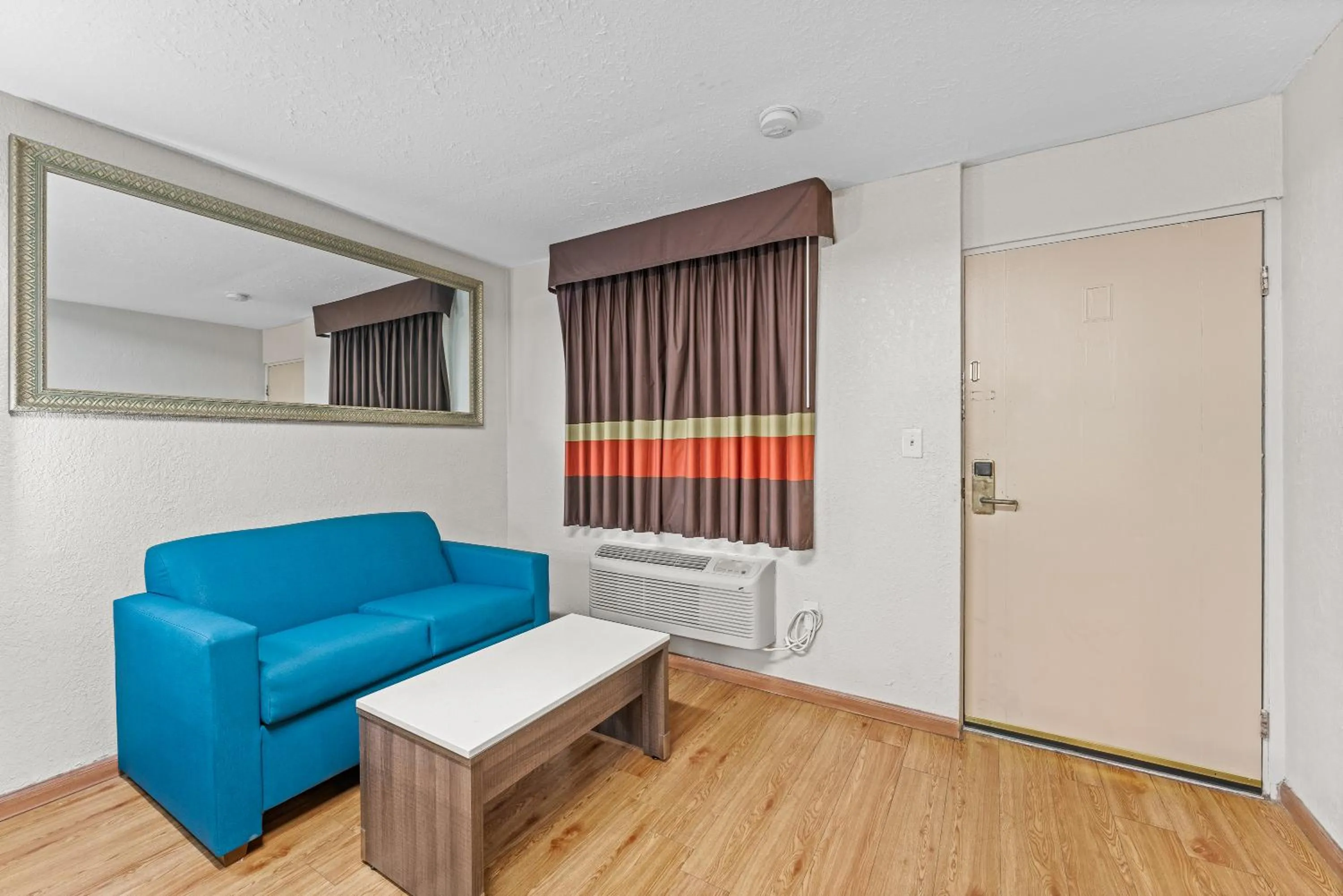 Bedroom in Guest Inn Rogers