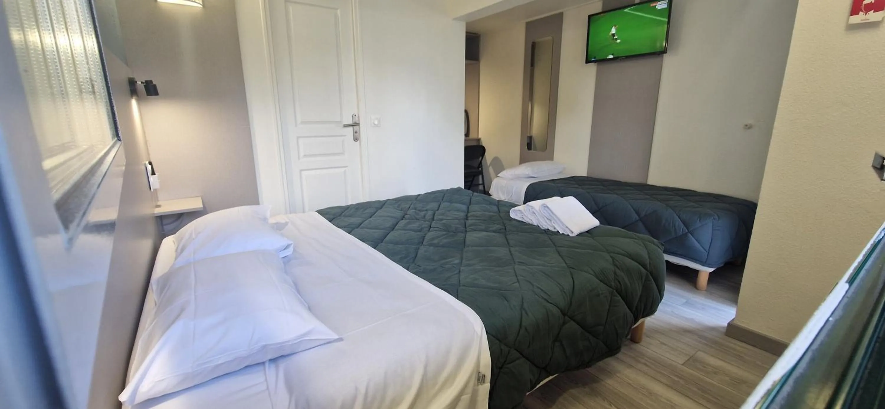 Bed in Fasthotel Roissy - Saint-Witz