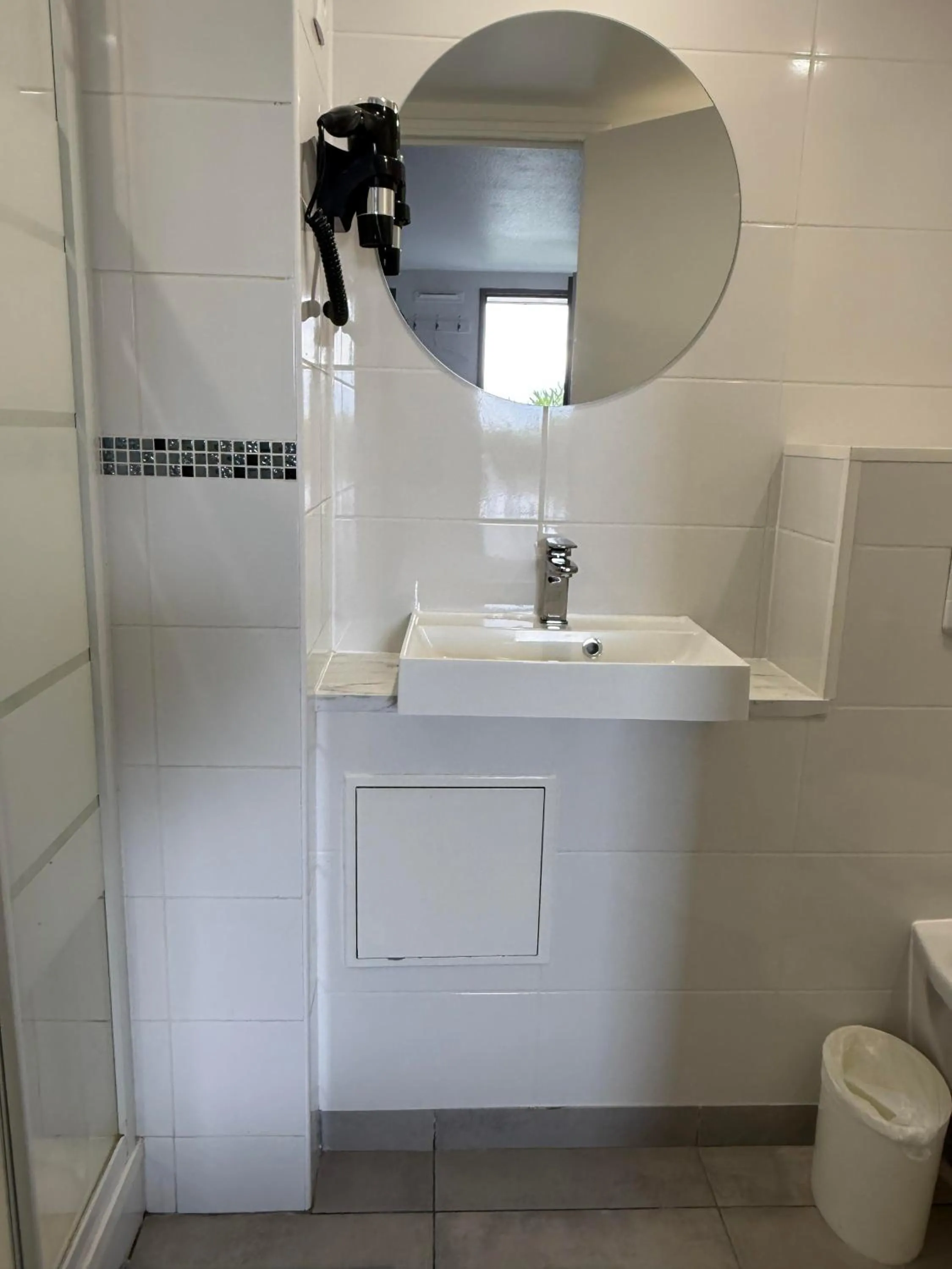 Bathroom in Fasthotel Roissy - Saint-Witz