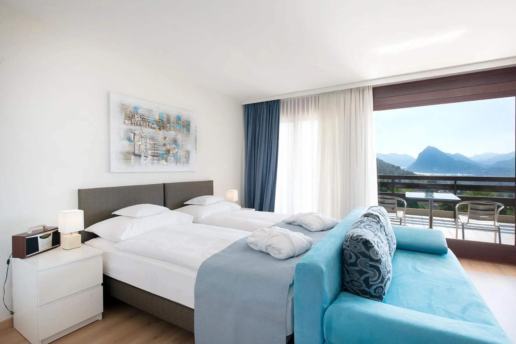 Living room, Bed in Centro Cadro Panoramica