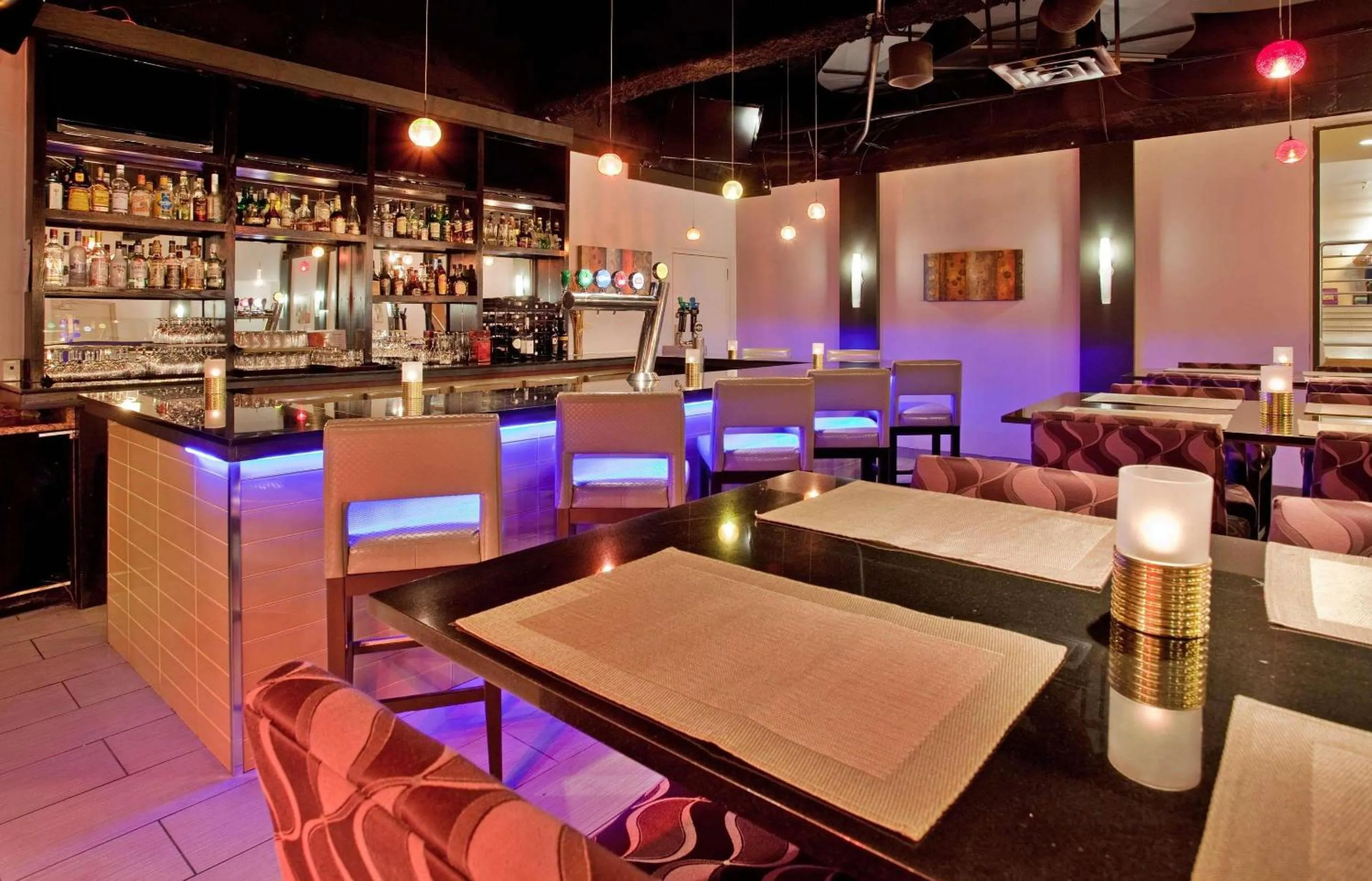 Lounge or bar in Radisson Hotel Sudbury