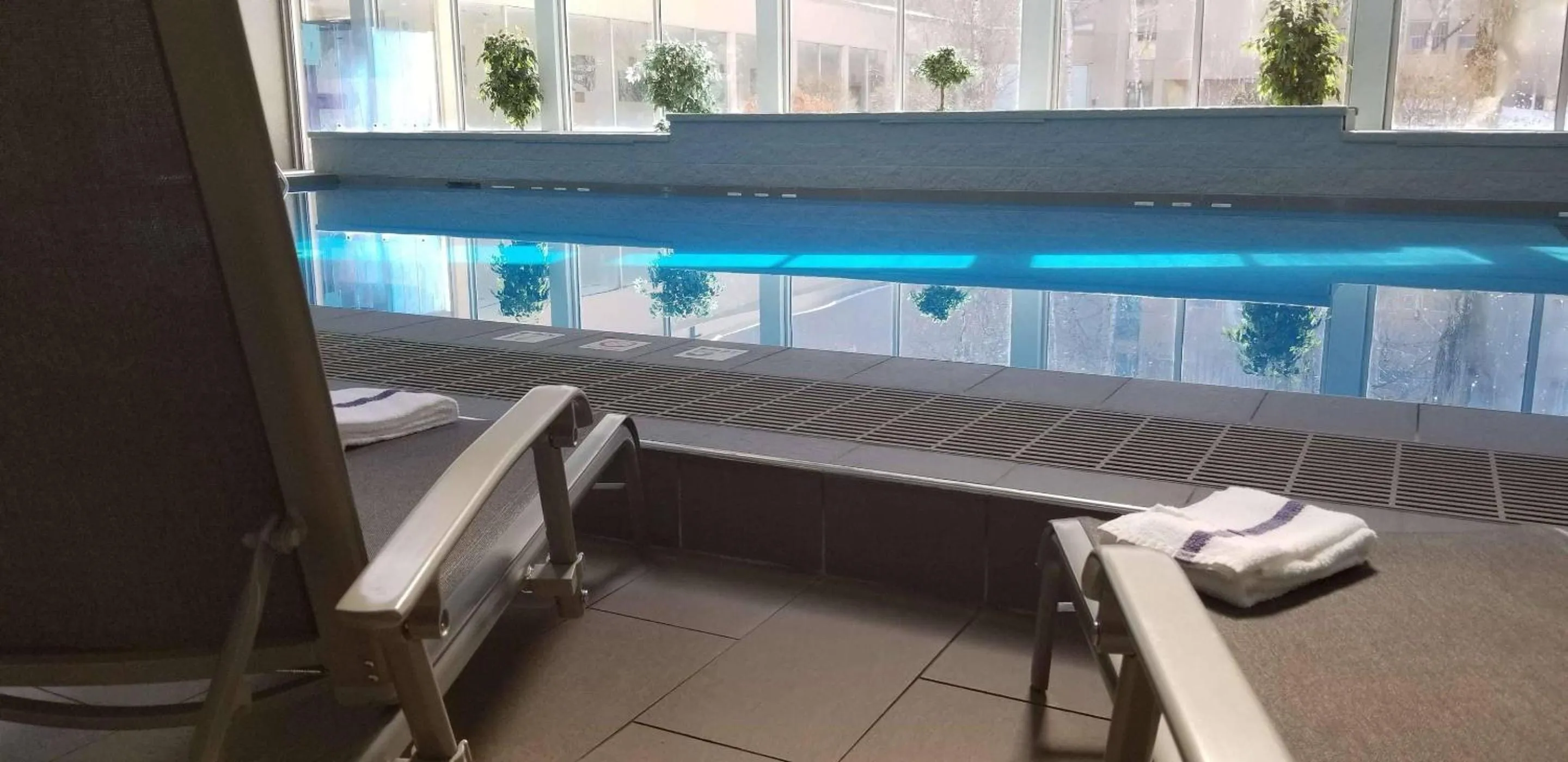 Swimming pool in Radisson Hotel Sudbury