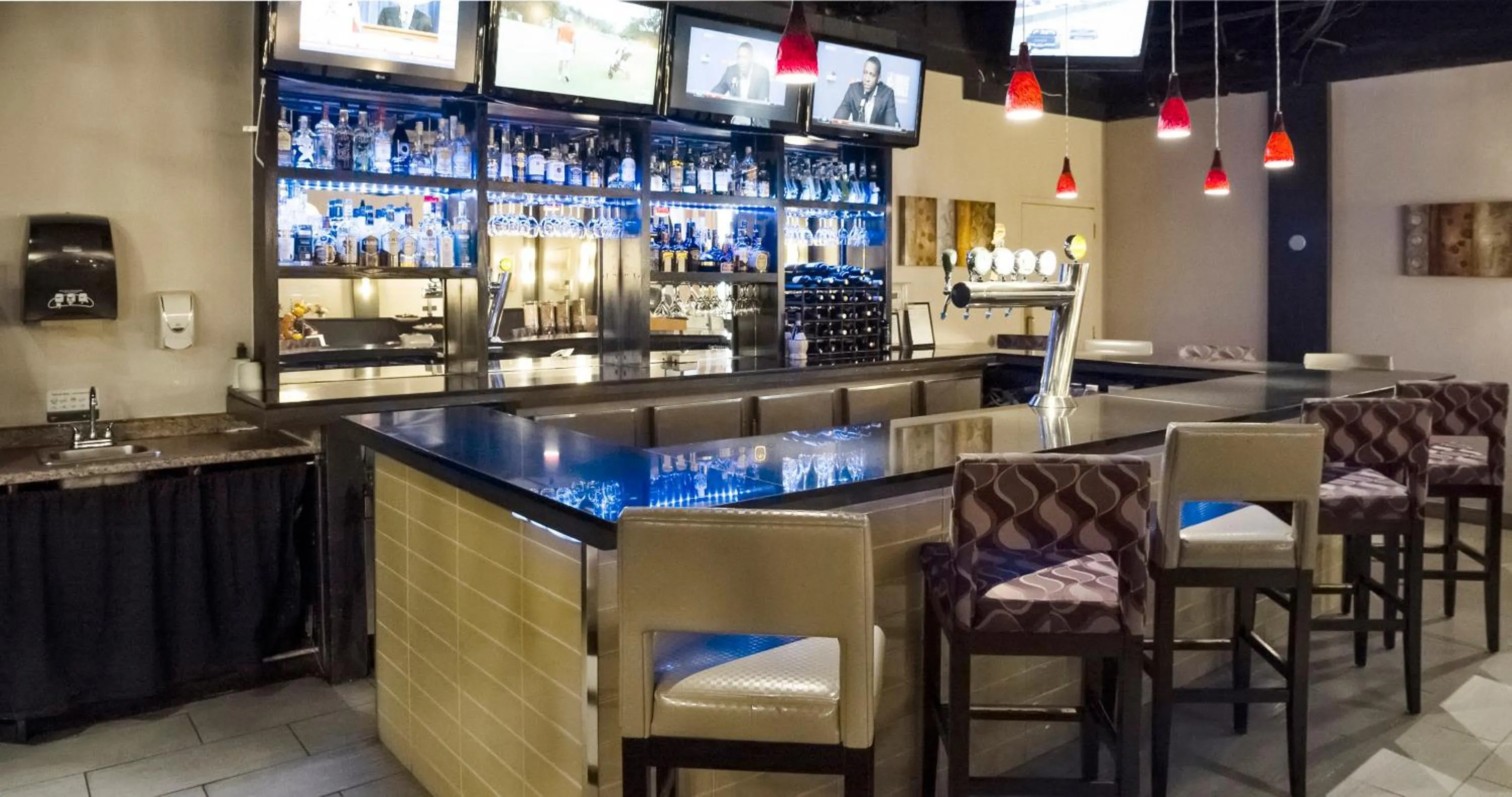 Lounge or bar in Radisson Hotel Sudbury