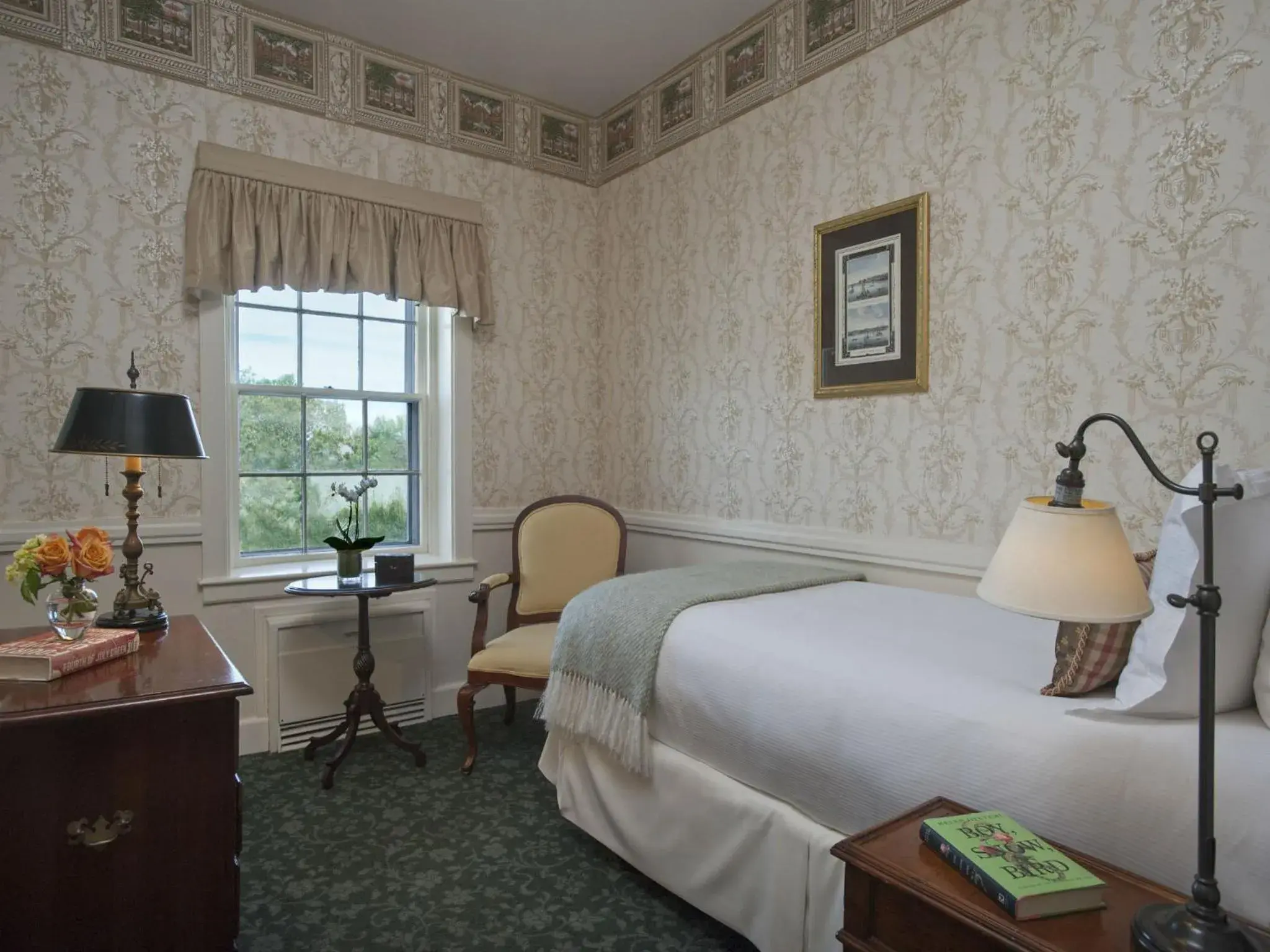 Budget Single Room in Jared Coffin House Budget Single Room in Jared Coffin House