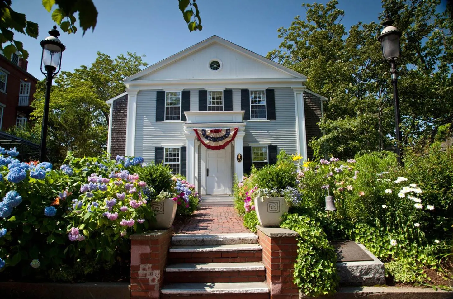Property building in Jared Coffin House