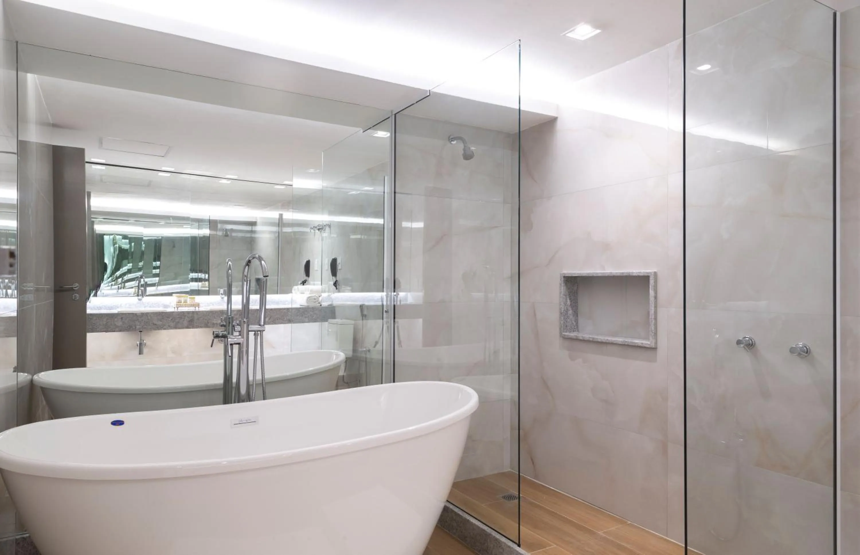 Shower in Blue Tree Towers Rio Poty