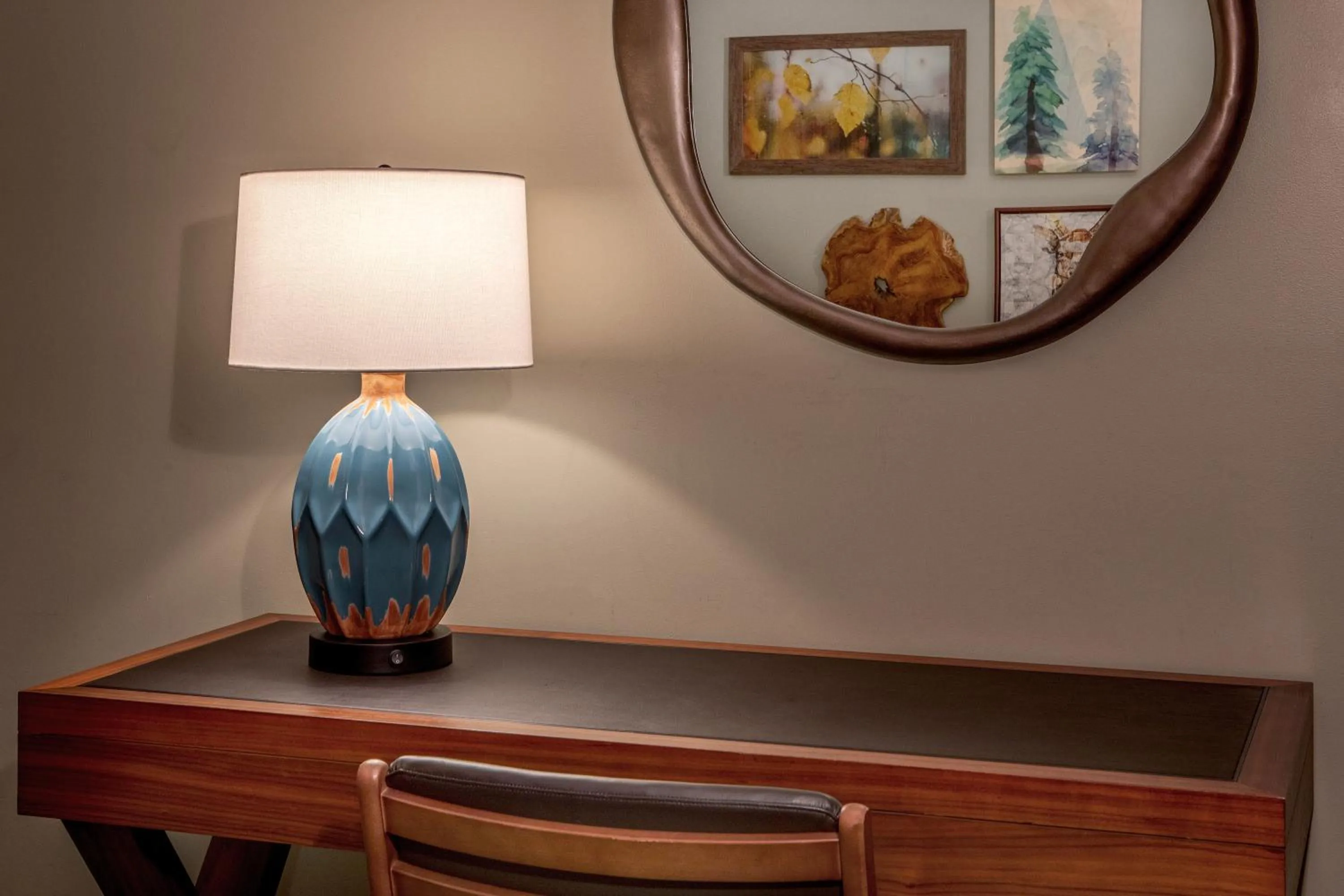 Decorative detail in High Peaks Resort