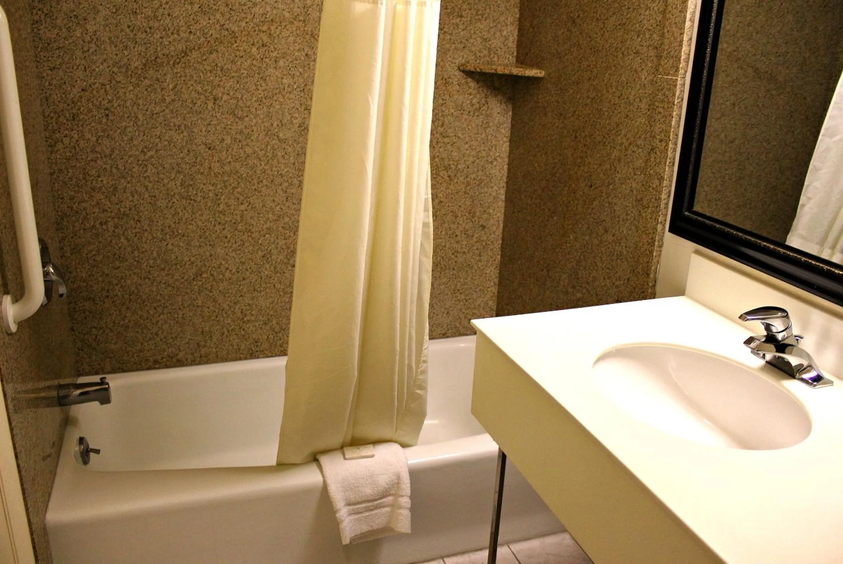 Bathroom in Budget Inn - Farmington