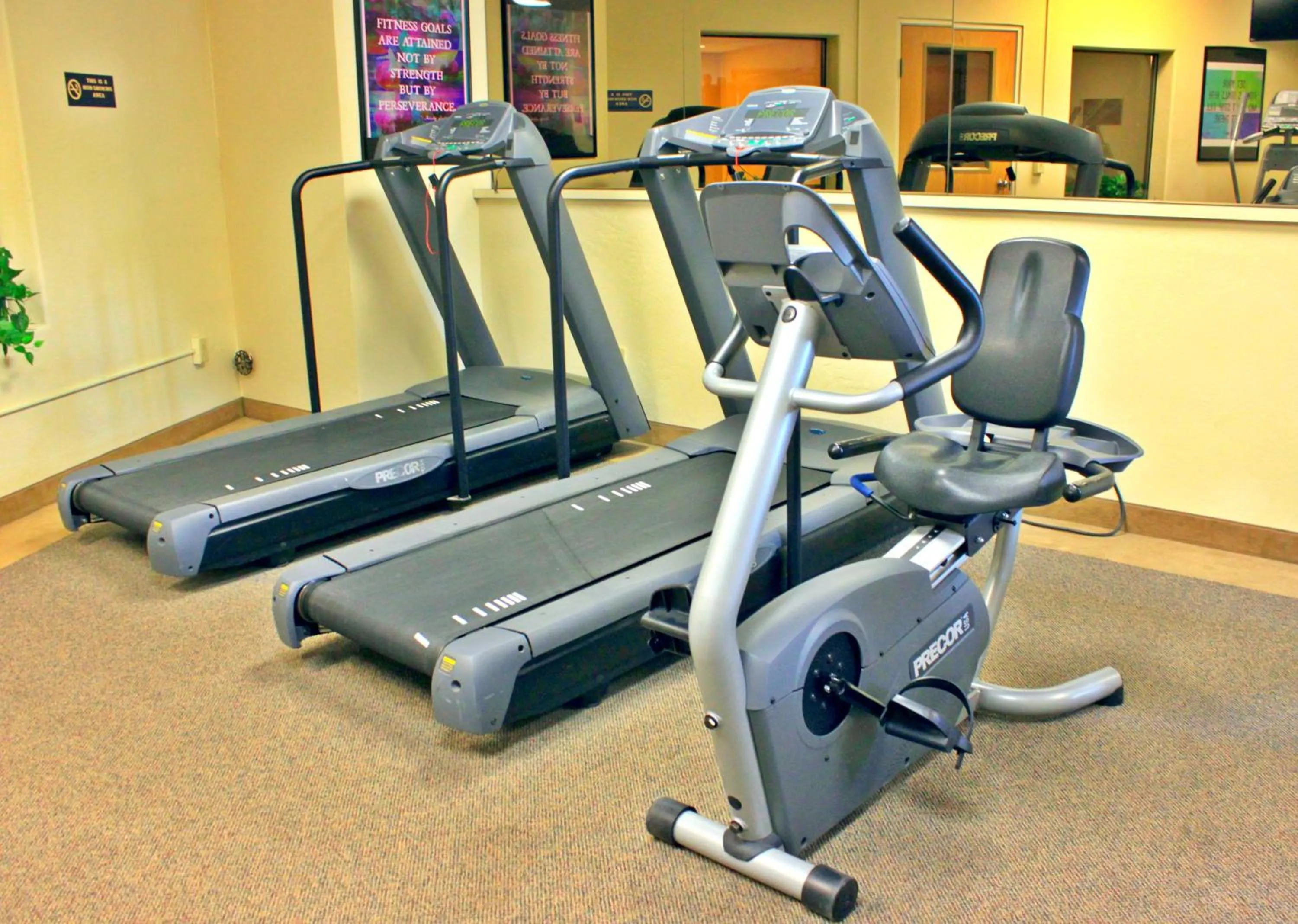 Fitness centre/facilities in Broadway Inn Conference Center