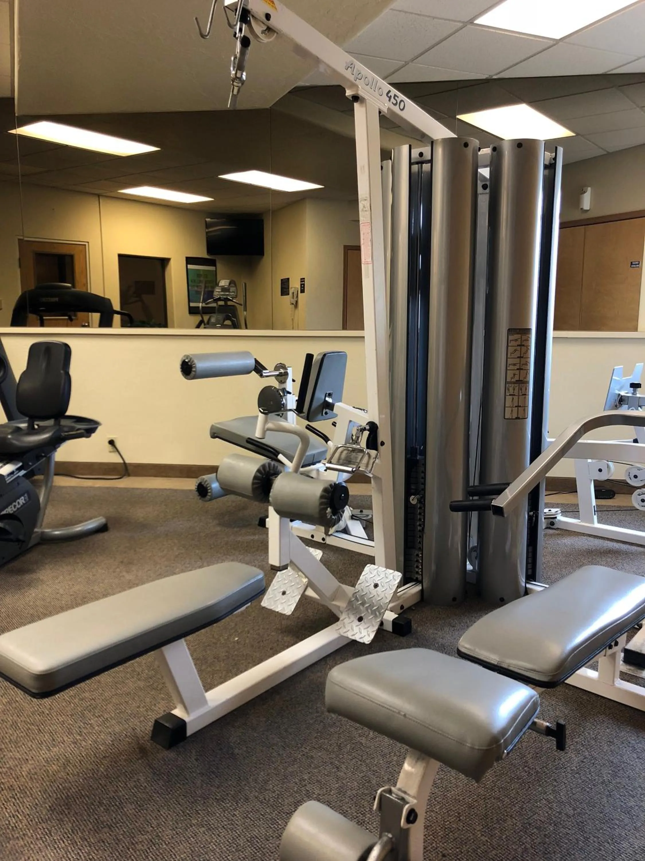 Fitness centre/facilities in Broadway Inn Conference Center