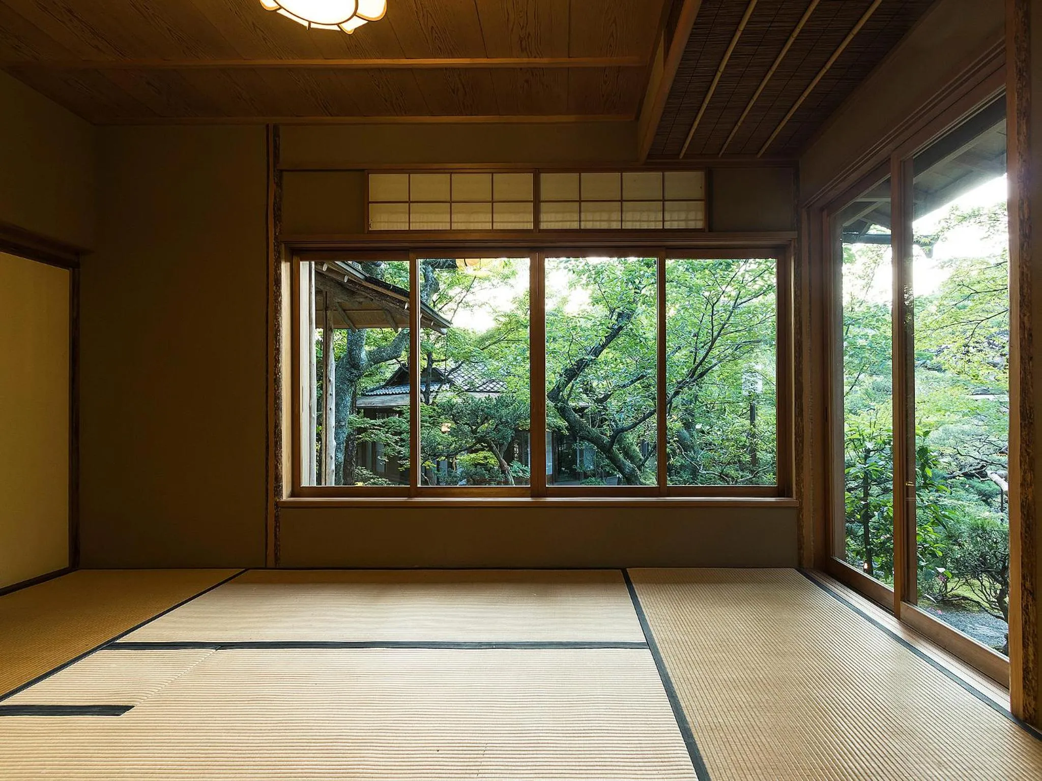 Garden in Nanzenji sando KIKUSUI