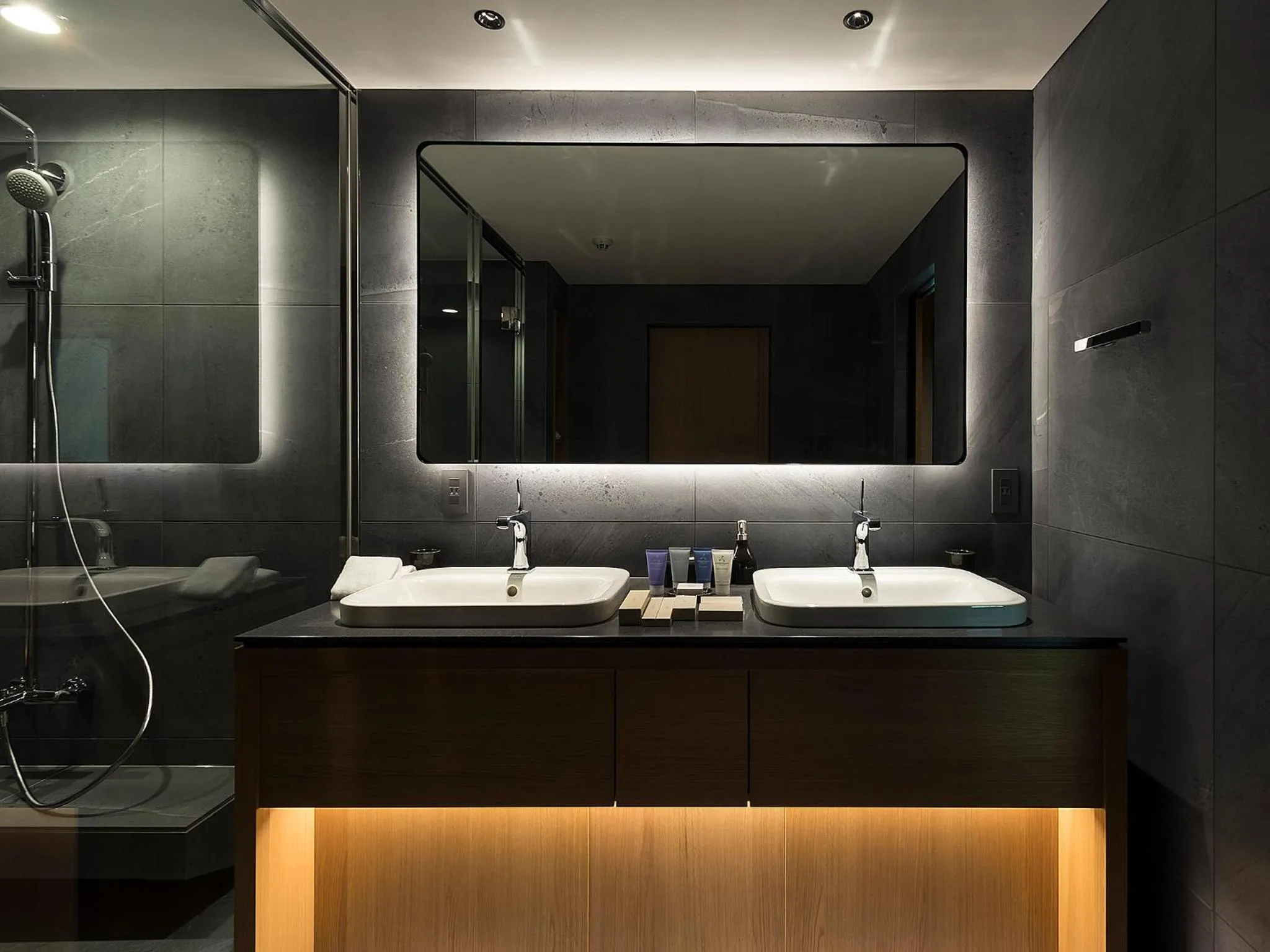 Bathroom in Nanzenji sando KIKUSUI