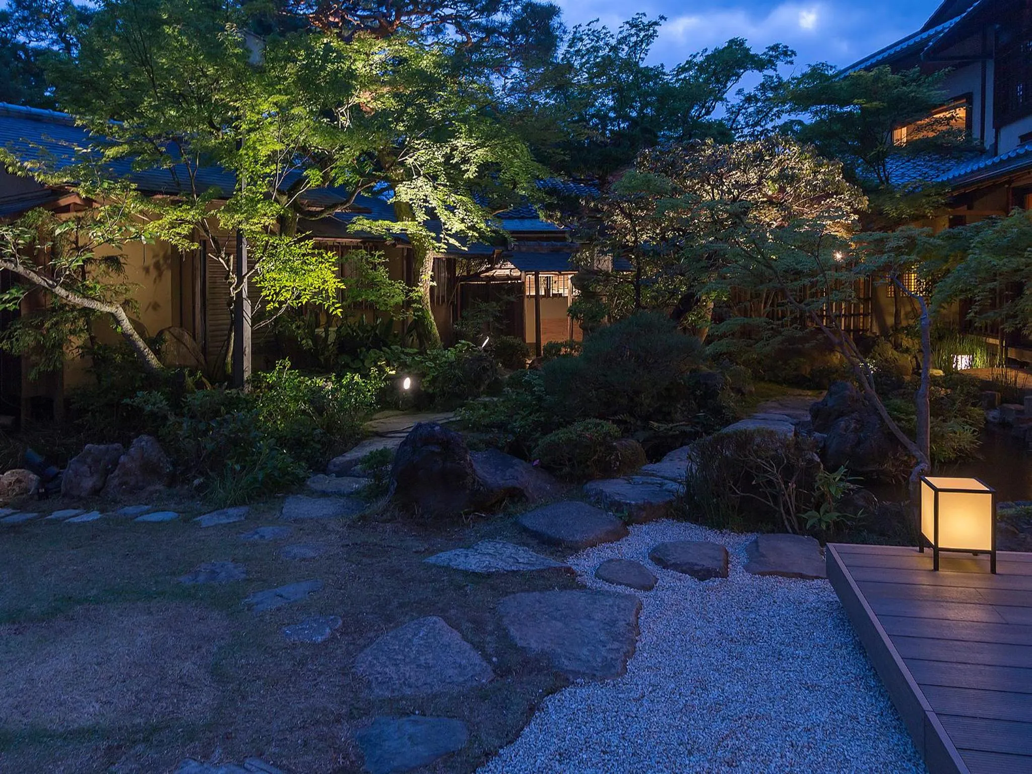 Garden in Nanzenji sando KIKUSUI