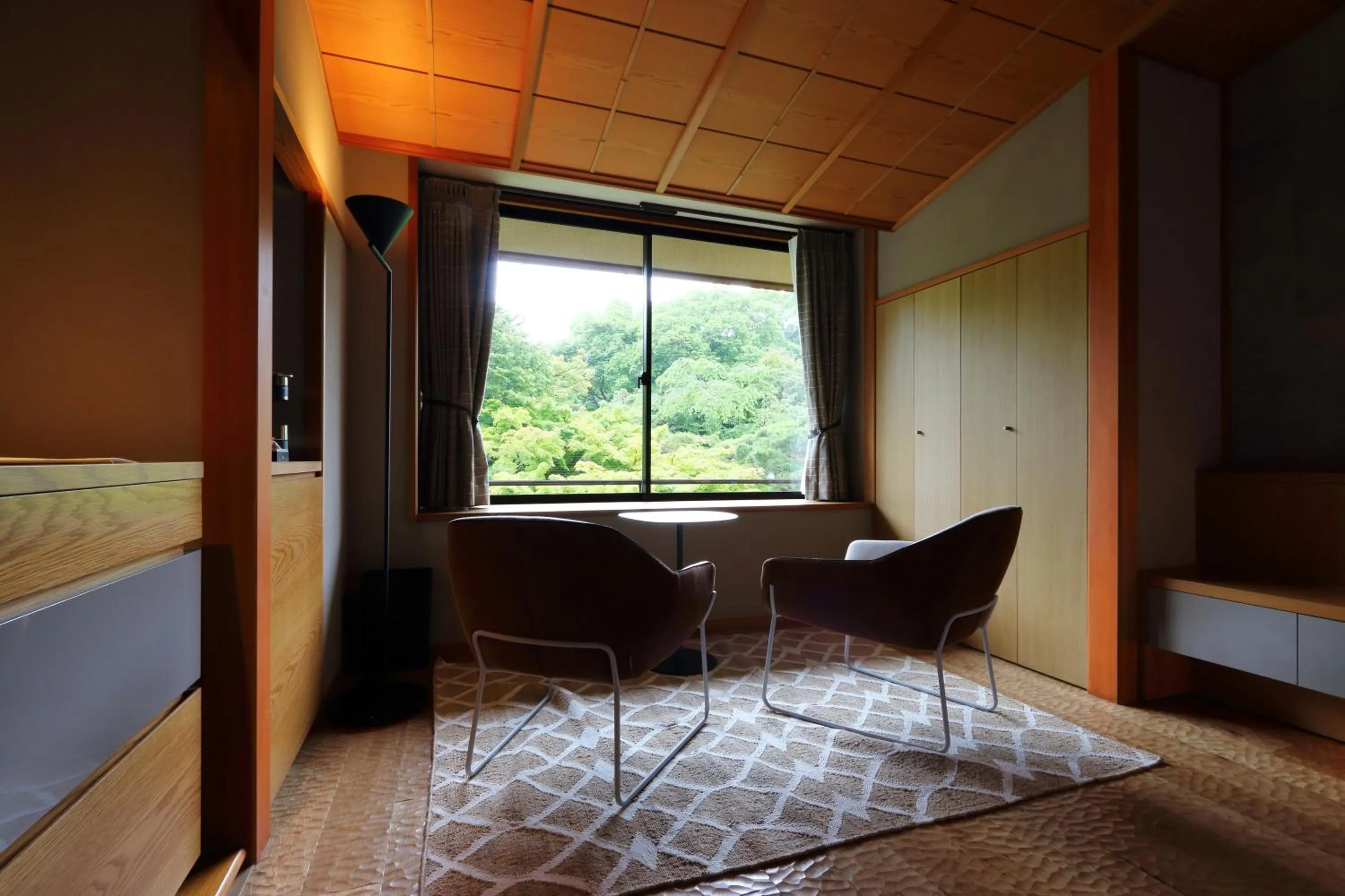 Garden view in Nanzenji sando KIKUSUI