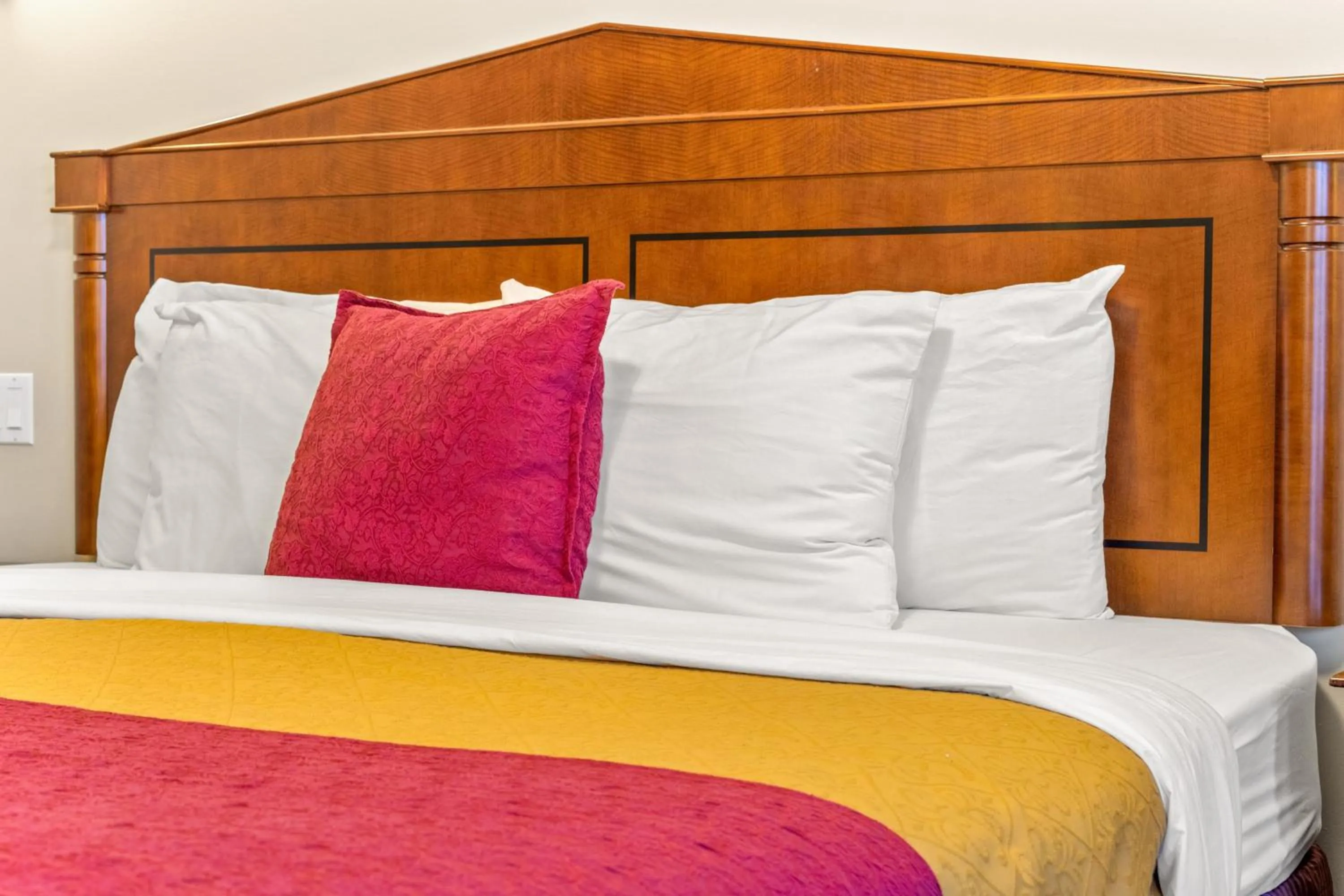 Bed in Nights Inn Owen Sound