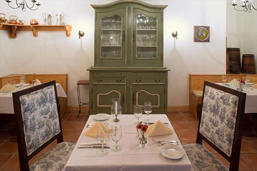 Restaurant/places to eat in Wedmore Place