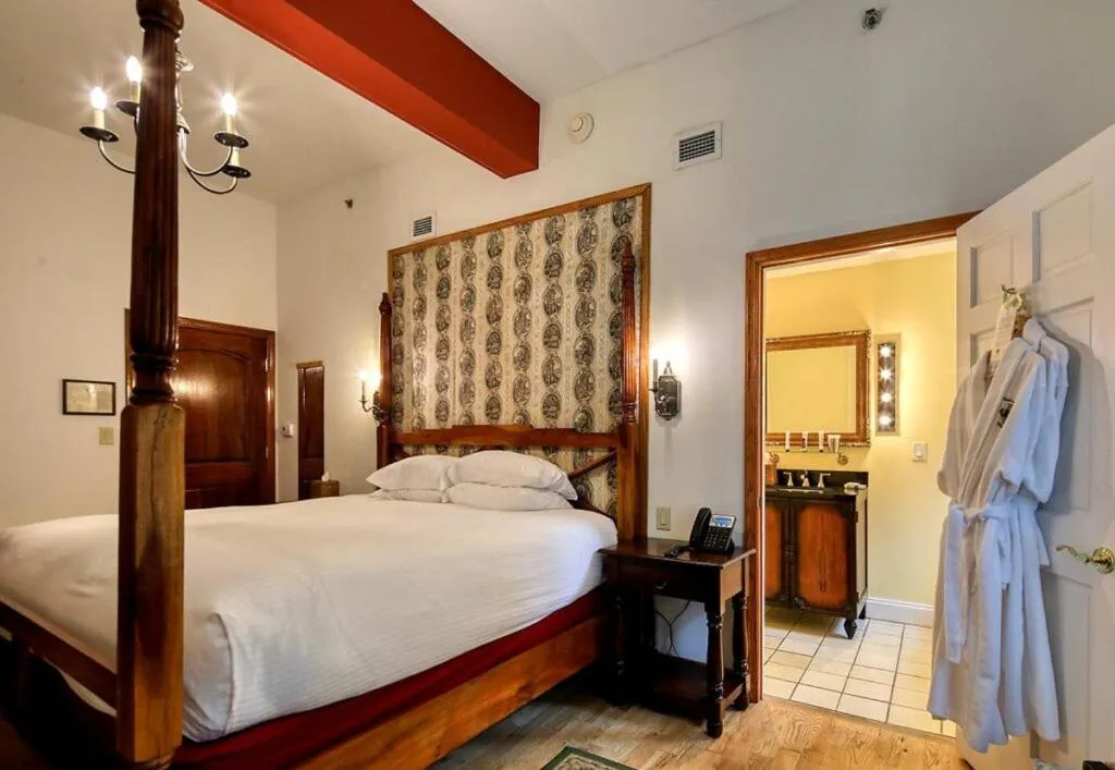 Photo of the whole room in Wedmore Place