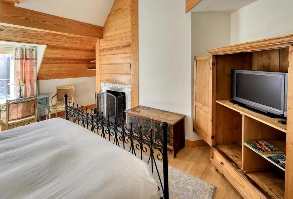 Living room in Wedmore Place