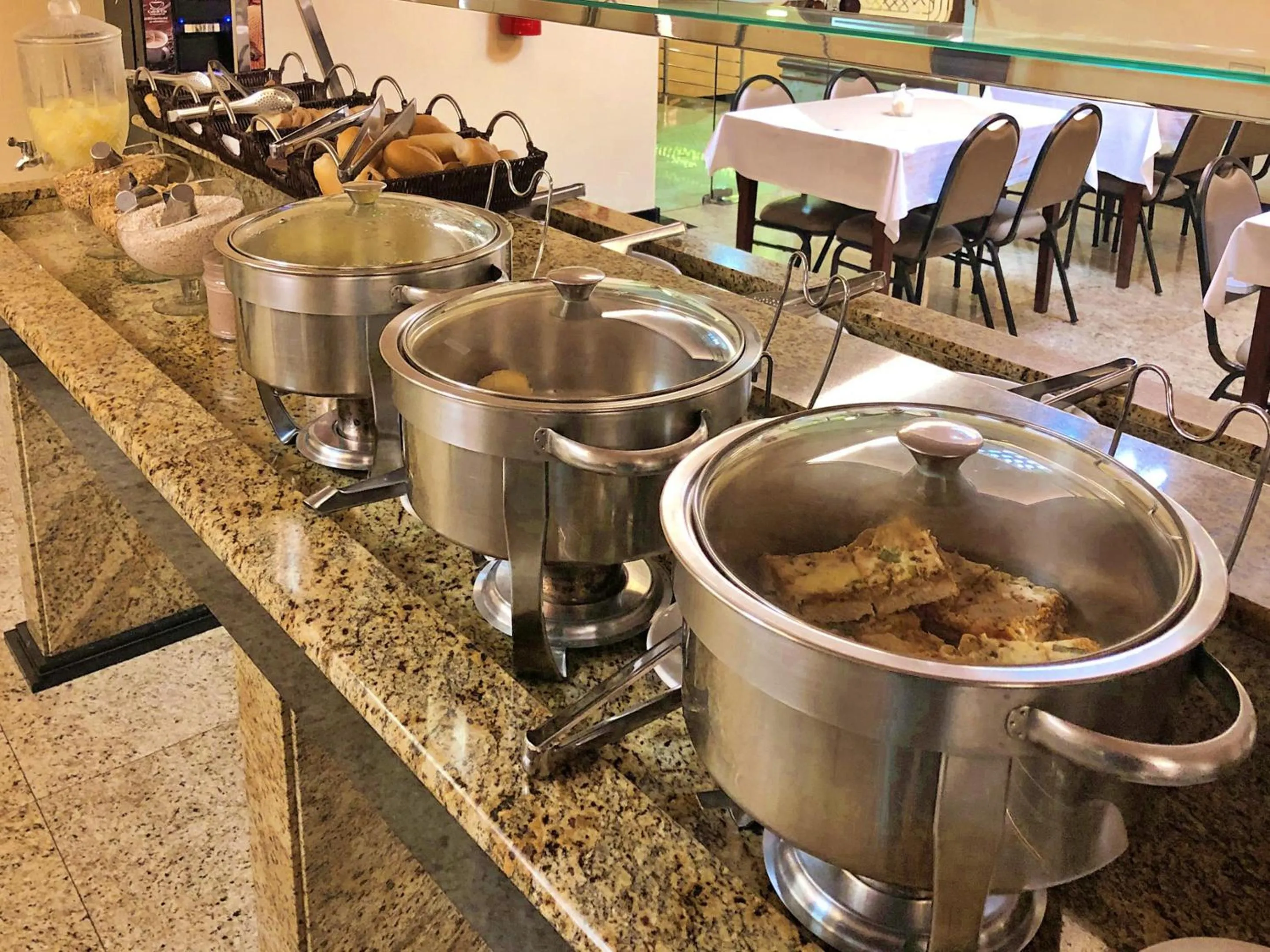 Buffet breakfast in Hotel Monalisa