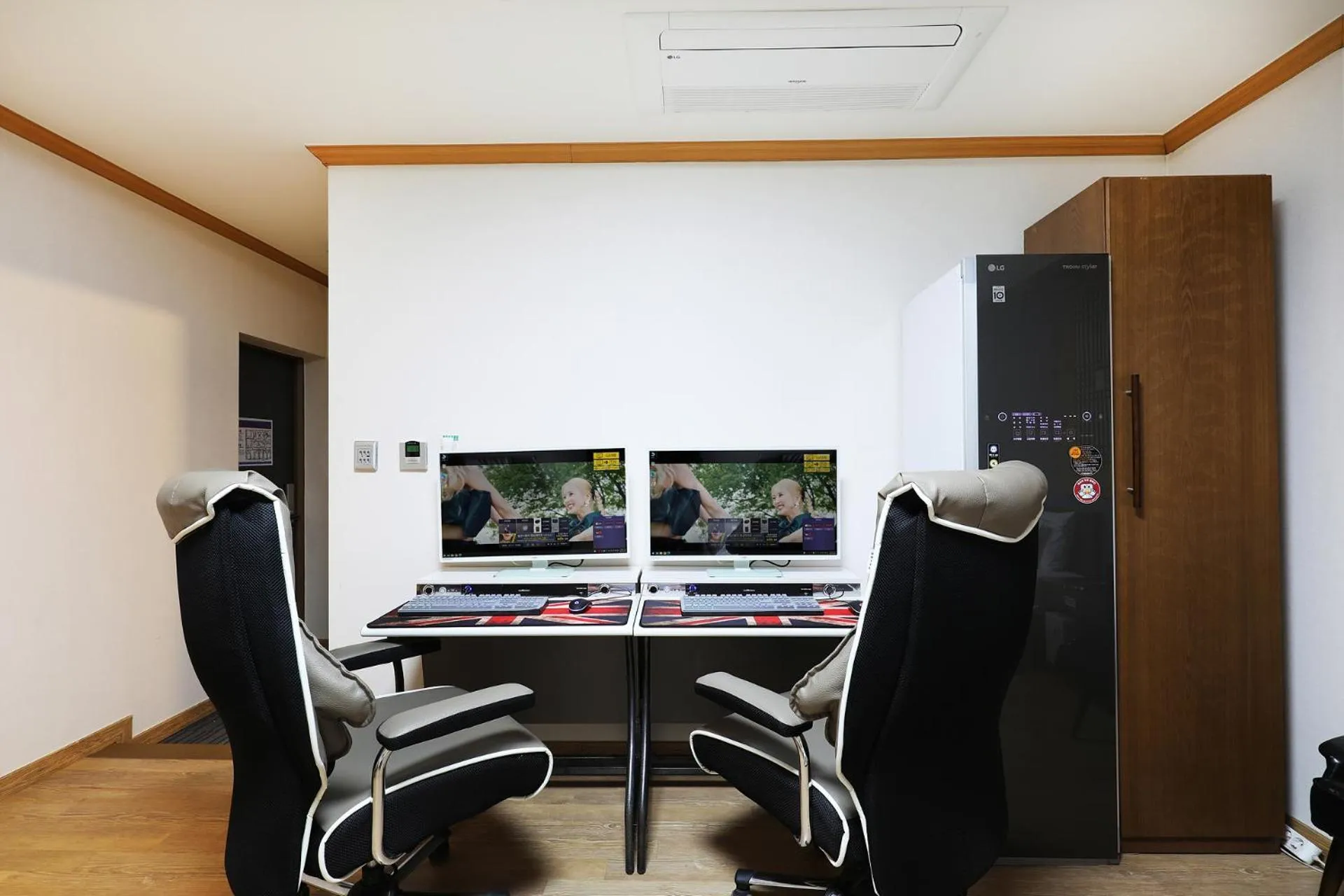 TV and multimedia in BOLTON Hotel