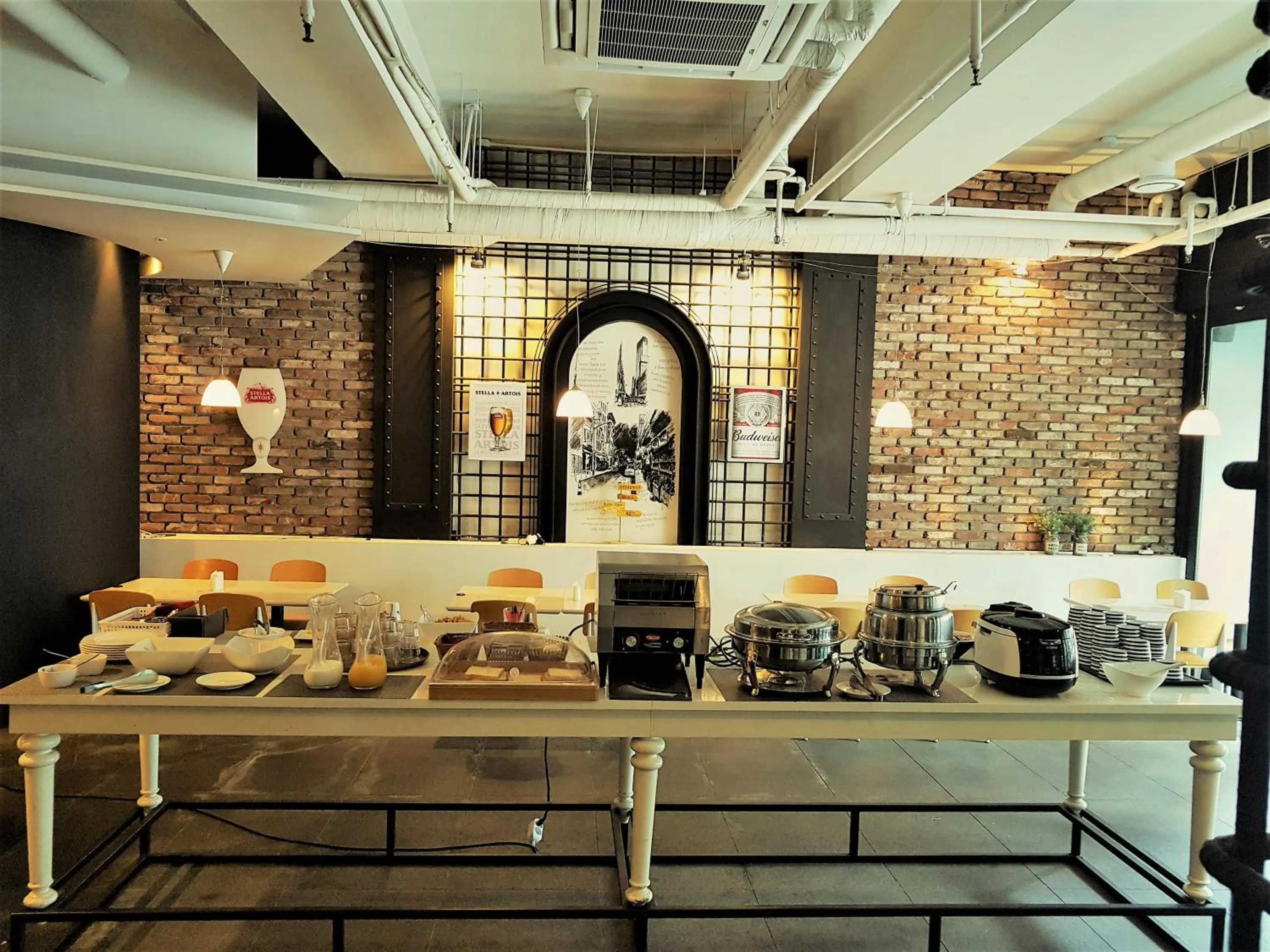 Breakfast in BOLTON Hotel