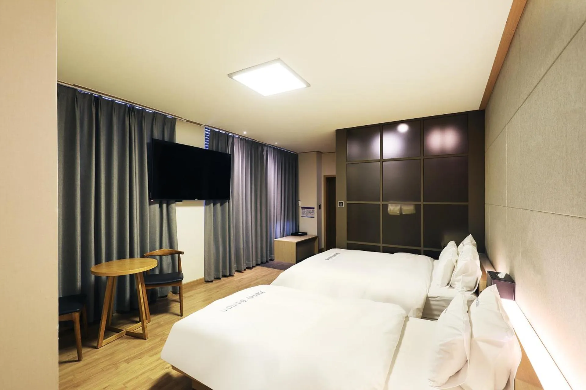 Bedroom, Bed in BOLTON Hotel