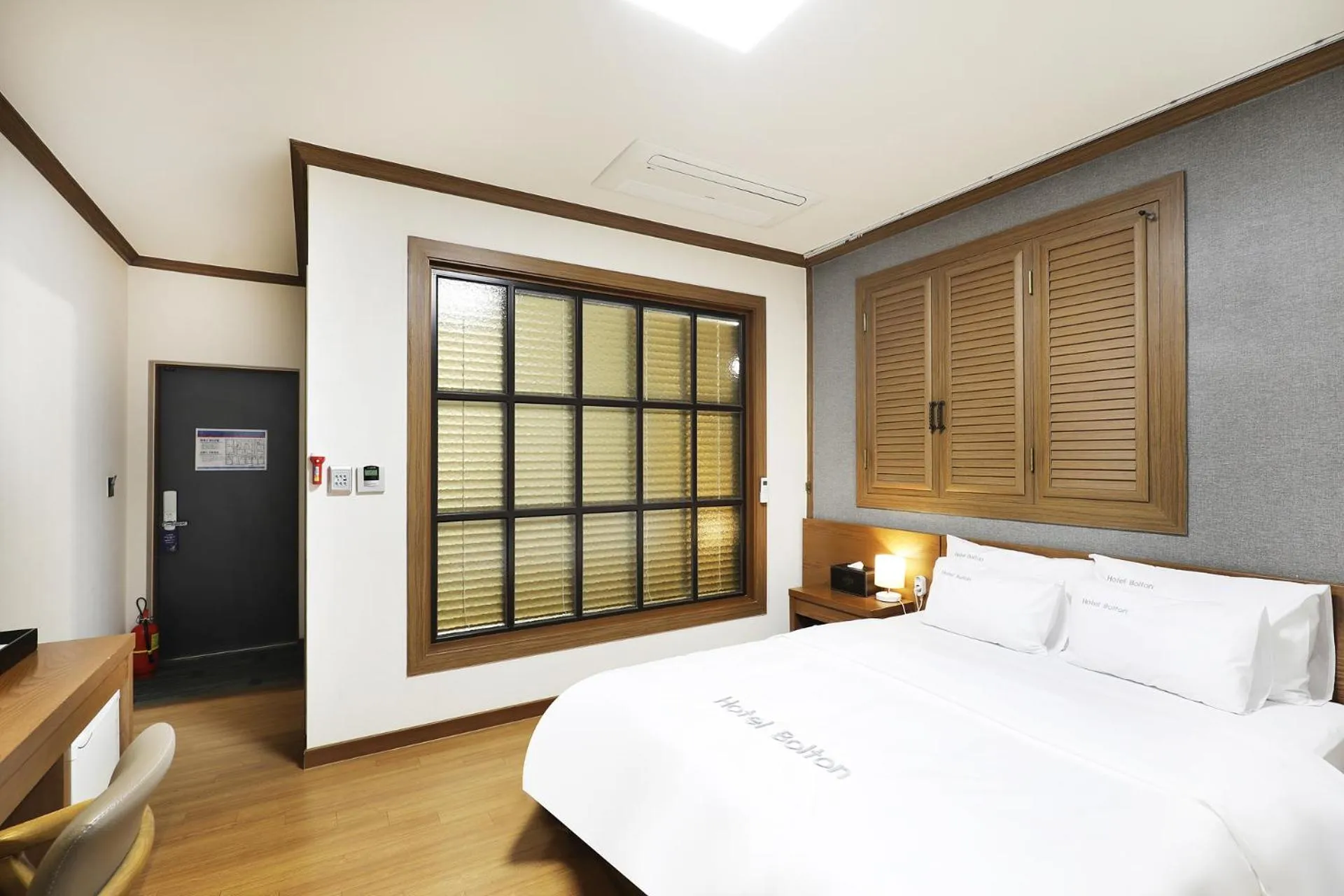 Bedroom, Bed in BOLTON Hotel