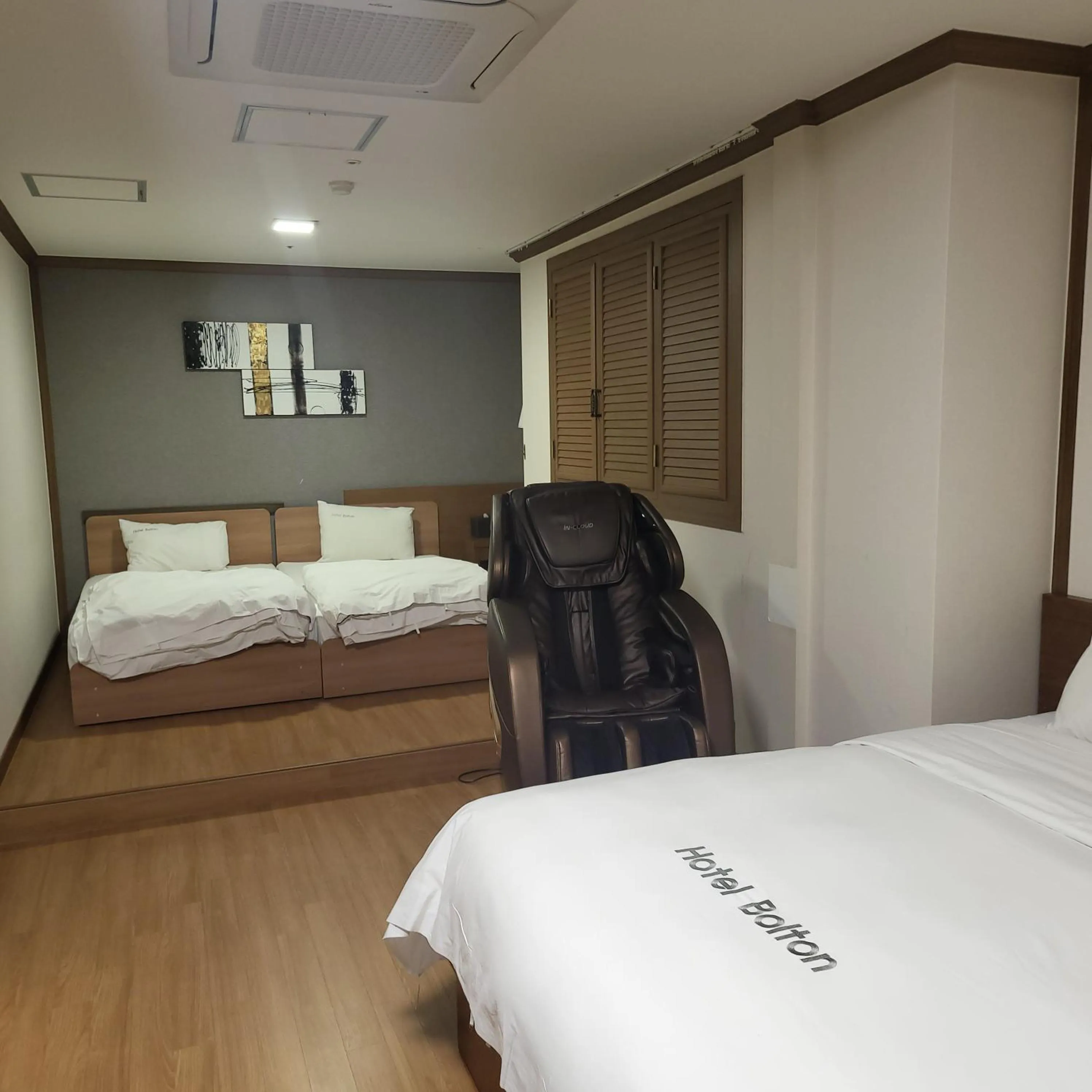 Photo of the whole room, Bed in BOLTON Hotel