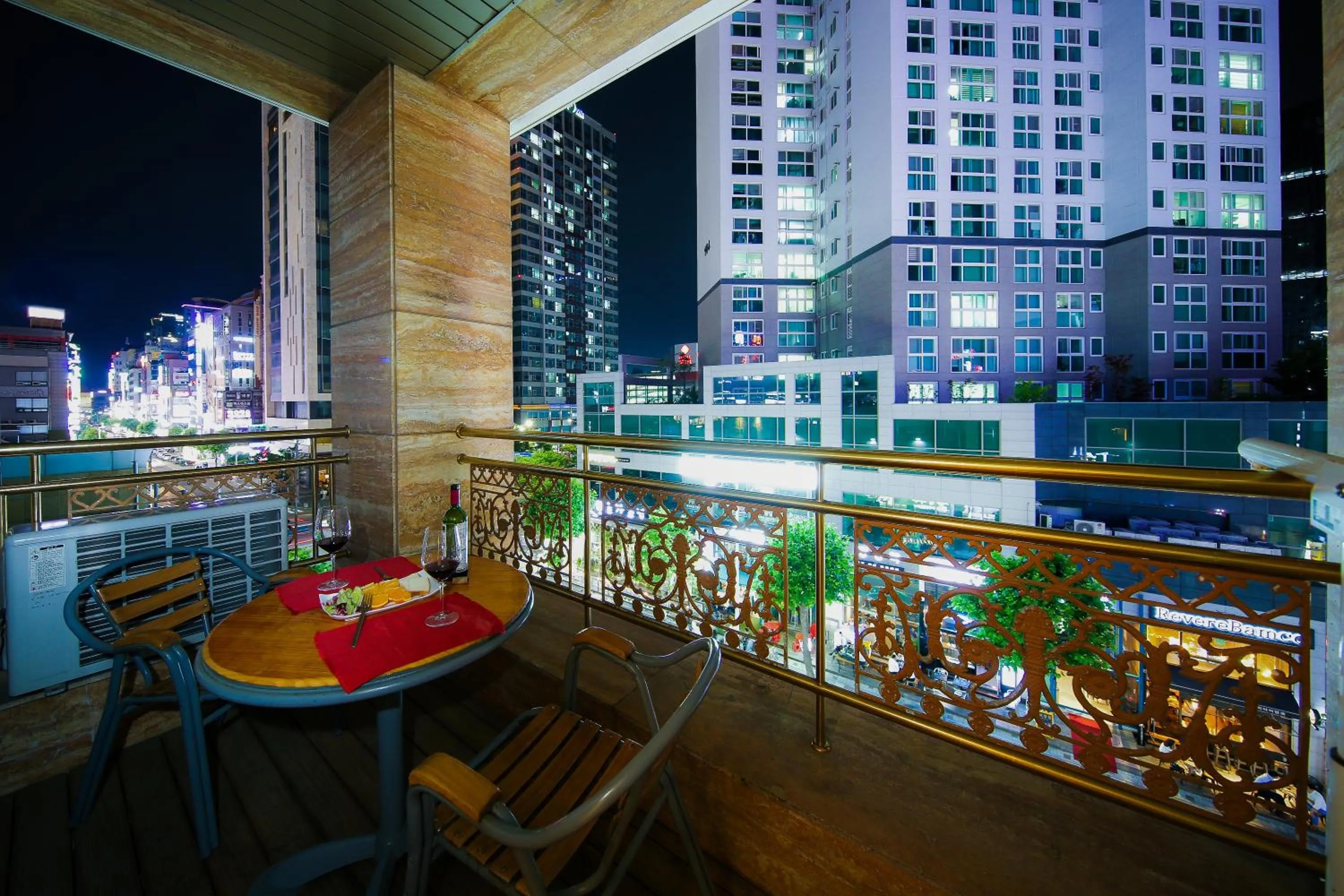 Balcony/Terrace in BOLTON Hotel