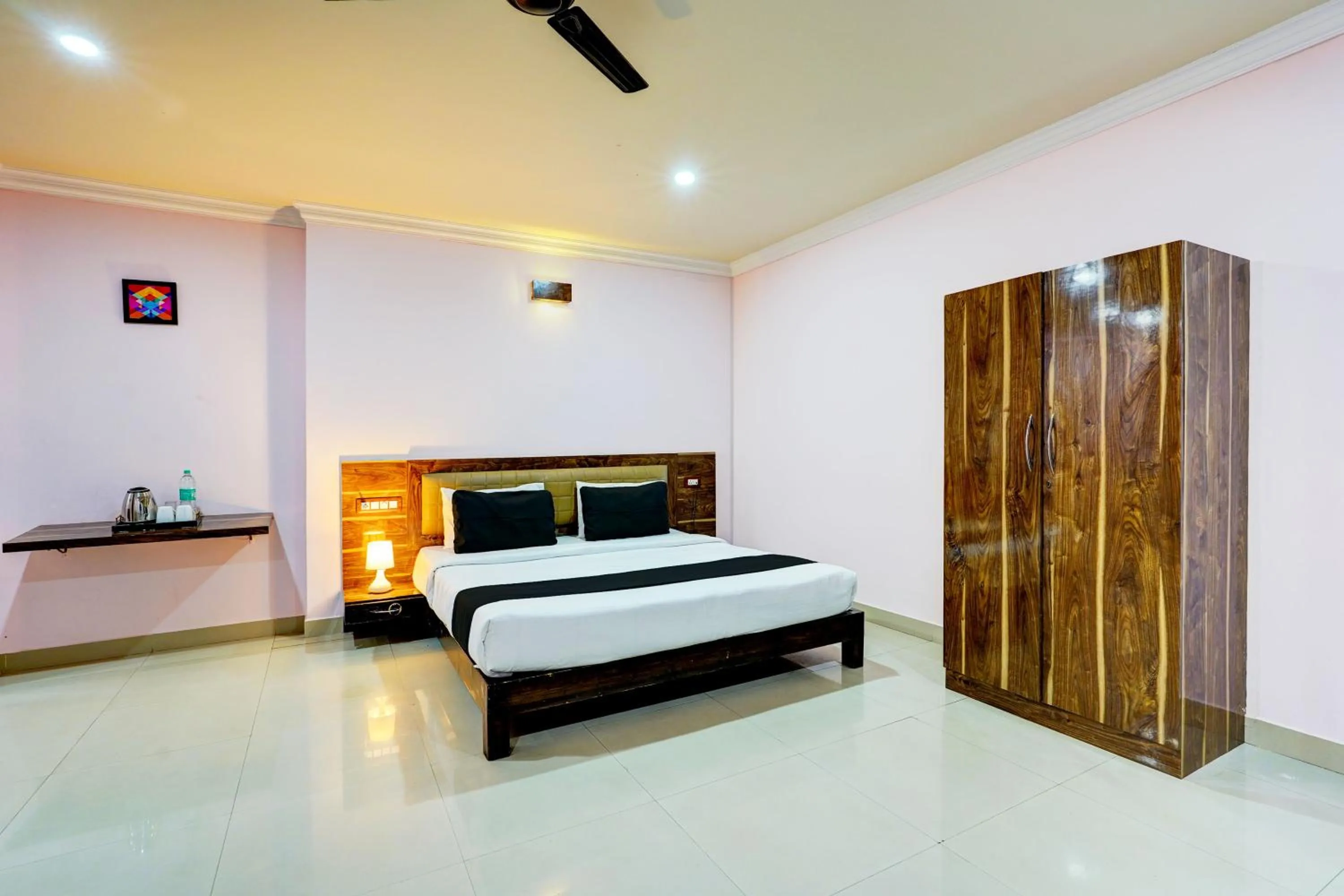 Bedroom, Bed in Super Townhouse MG Road Near Commercial Street