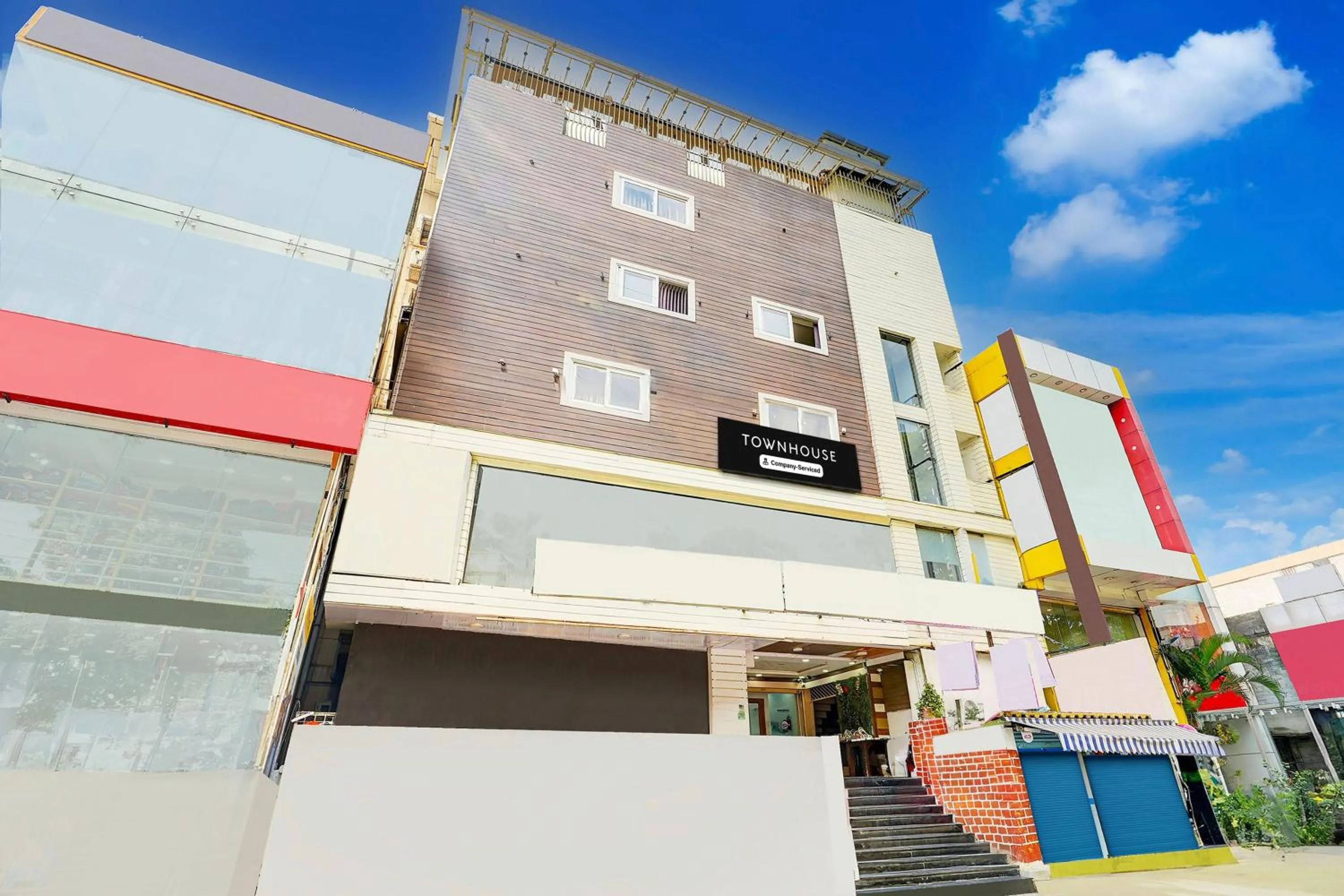 Facade/entrance in Super Townhouse MG Road Near Commercial Street