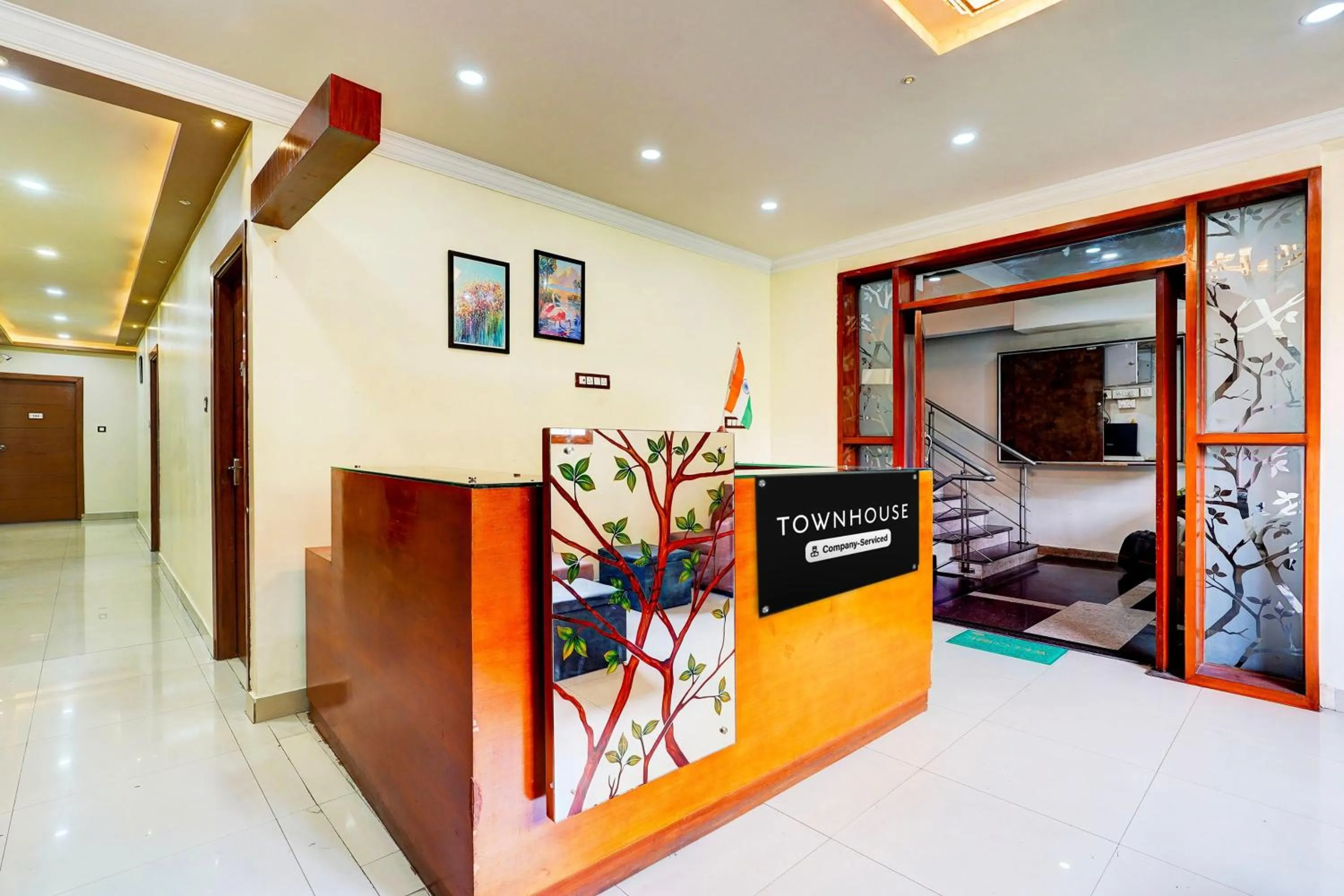 Lobby or reception in Super Townhouse MG Road Near Commercial Street
