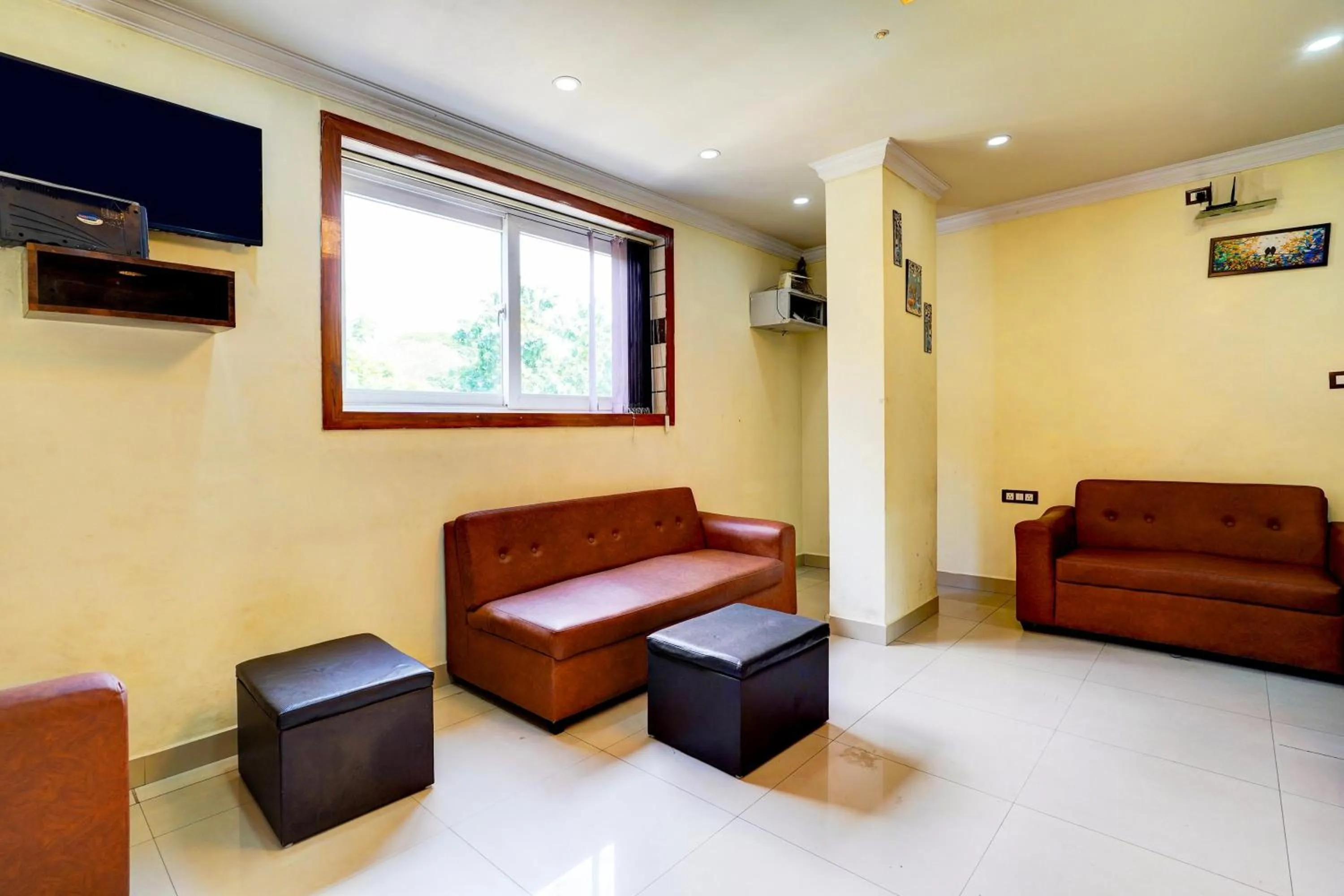 Lobby or reception in Super Townhouse MG Road Near Commercial Street