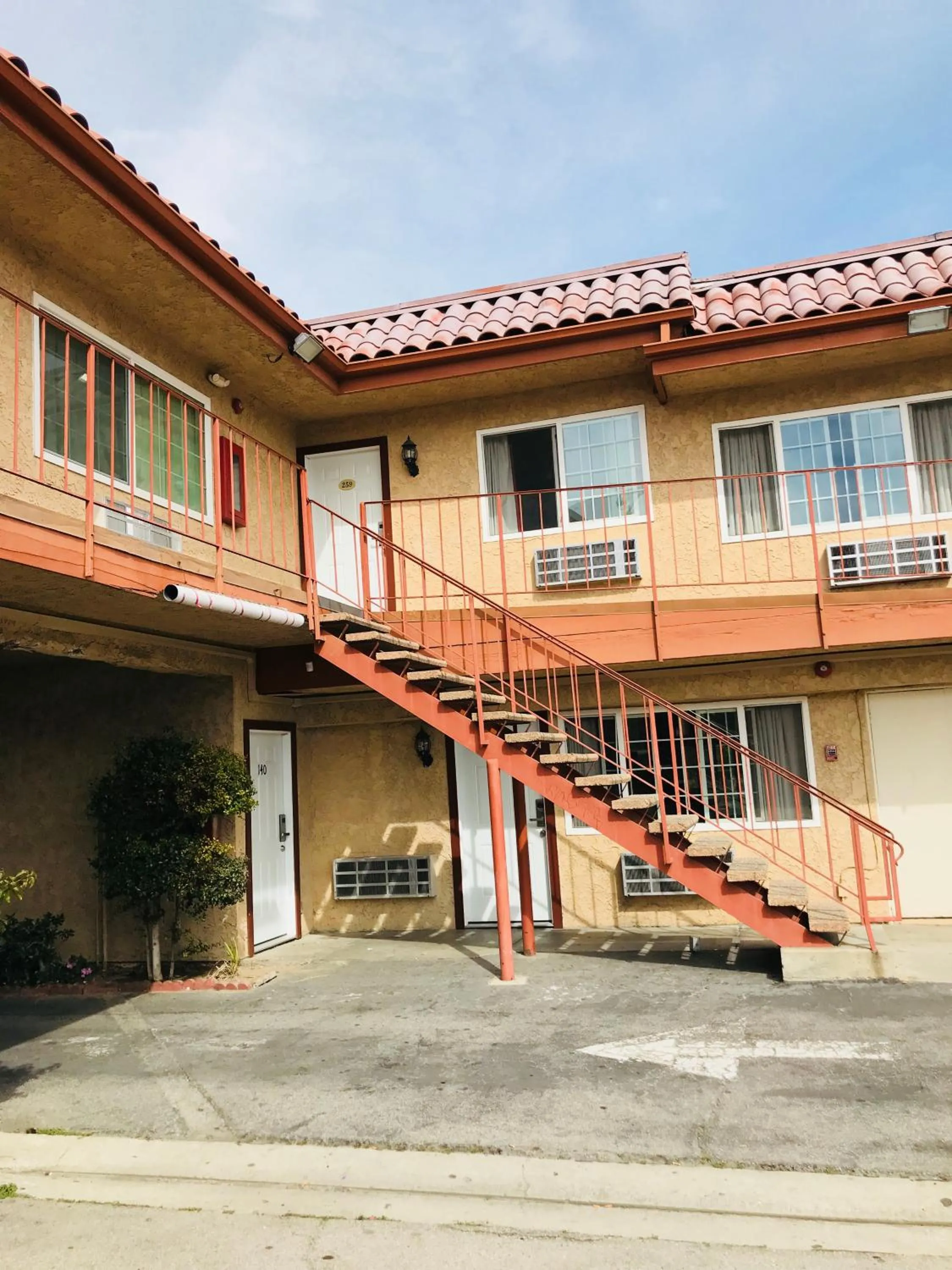 Property building in norwalk inn & suites