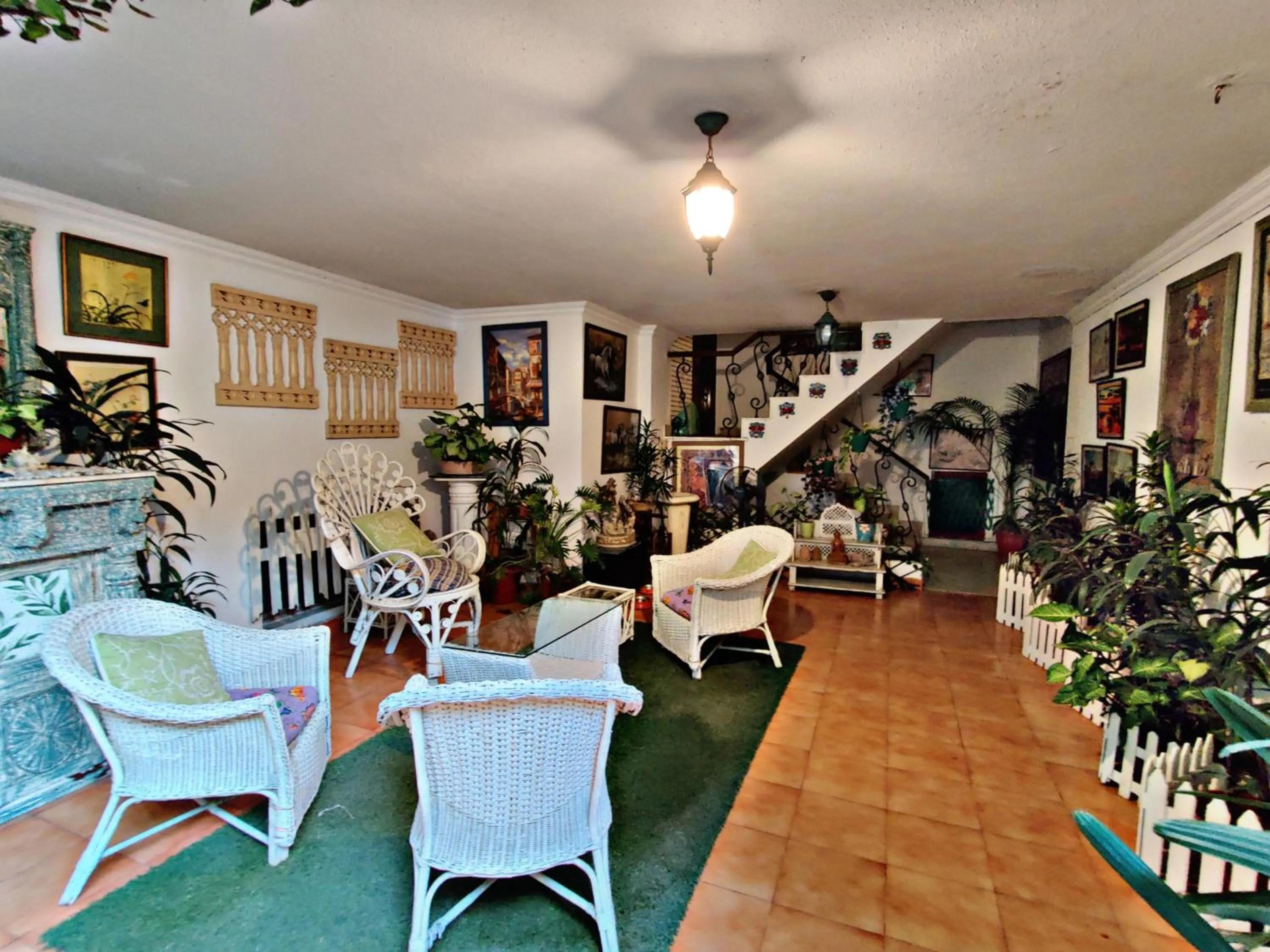 Seating area in On The House - Bed and Breakfast