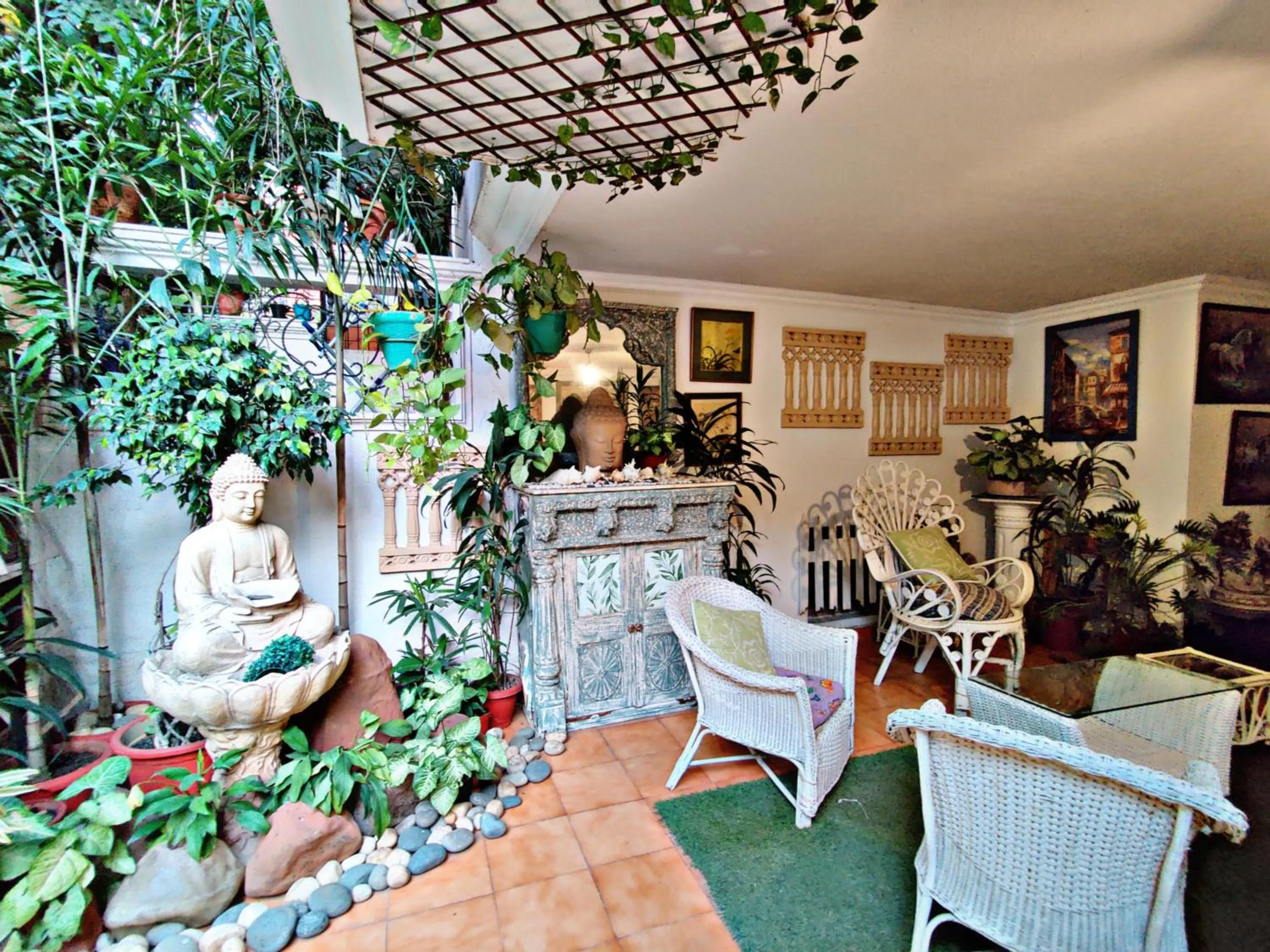 Garden view in On The House - Bed and Breakfast