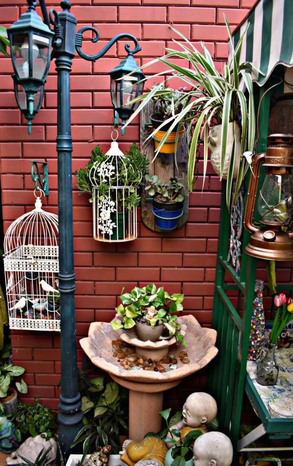 Garden view in On The House - Bed and Breakfast