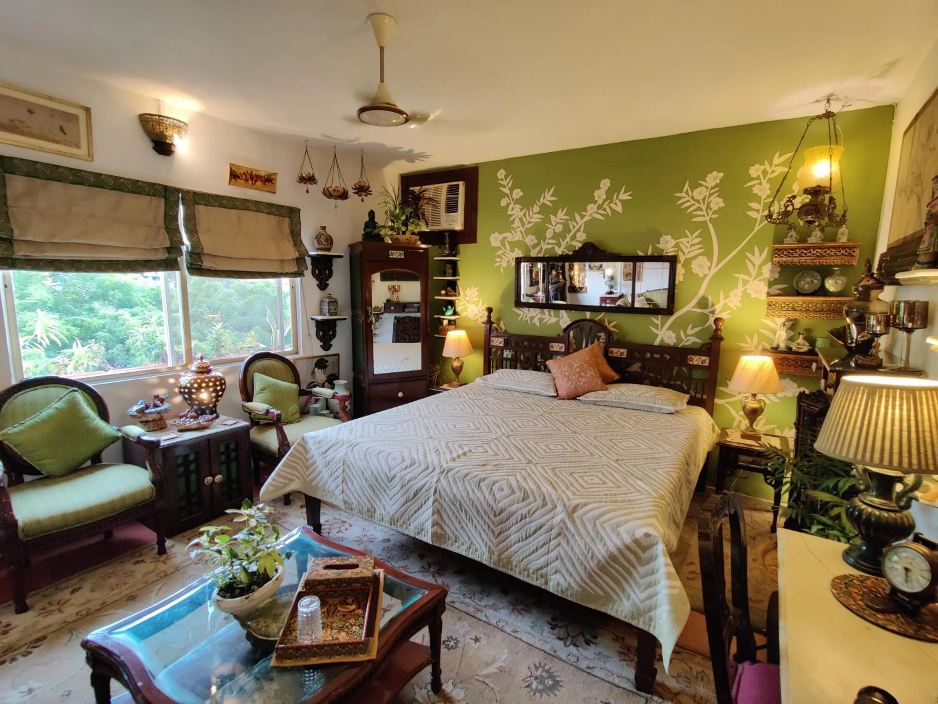 Living room, Bed in On The House - Bed and Breakfast