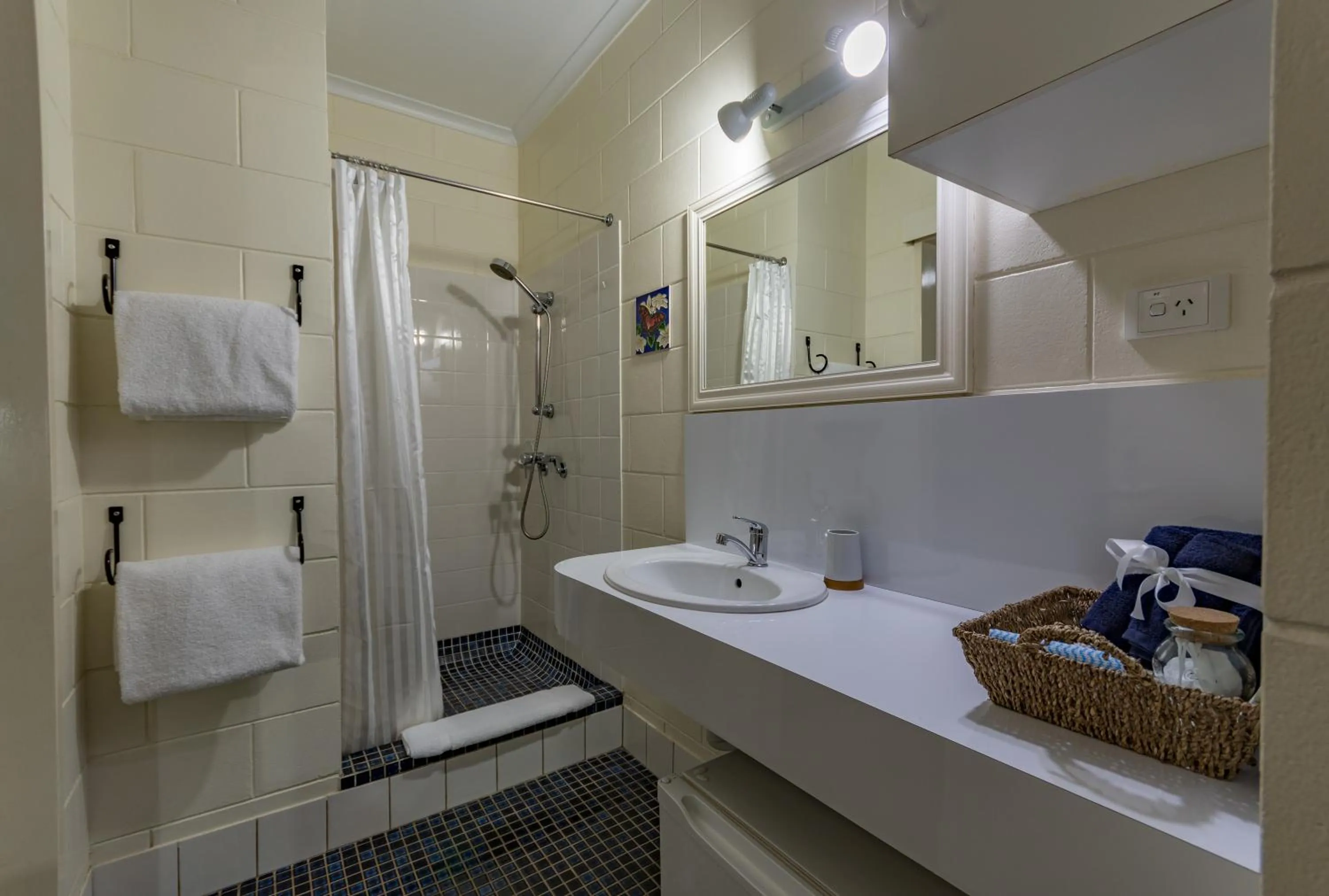 Property building in Kookaburra Motel Yungaburra